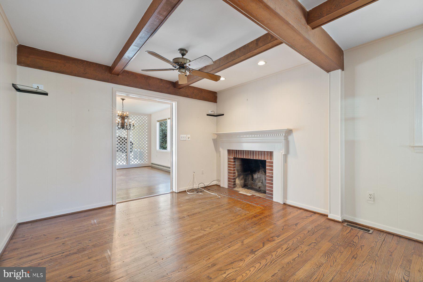 COUNTRY CLUB GROVE - Residential