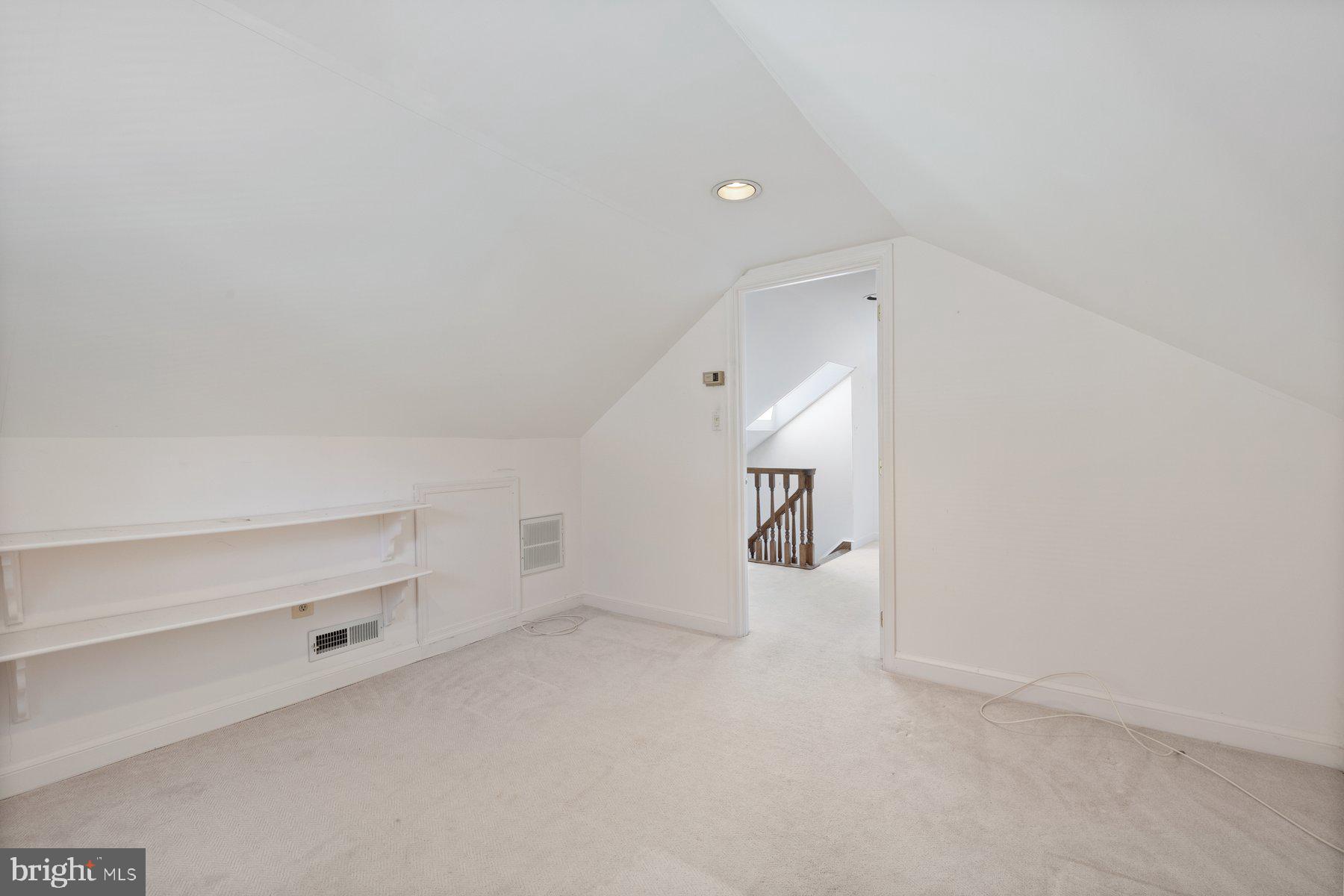 COUNTRY CLUB GROVE - Residential