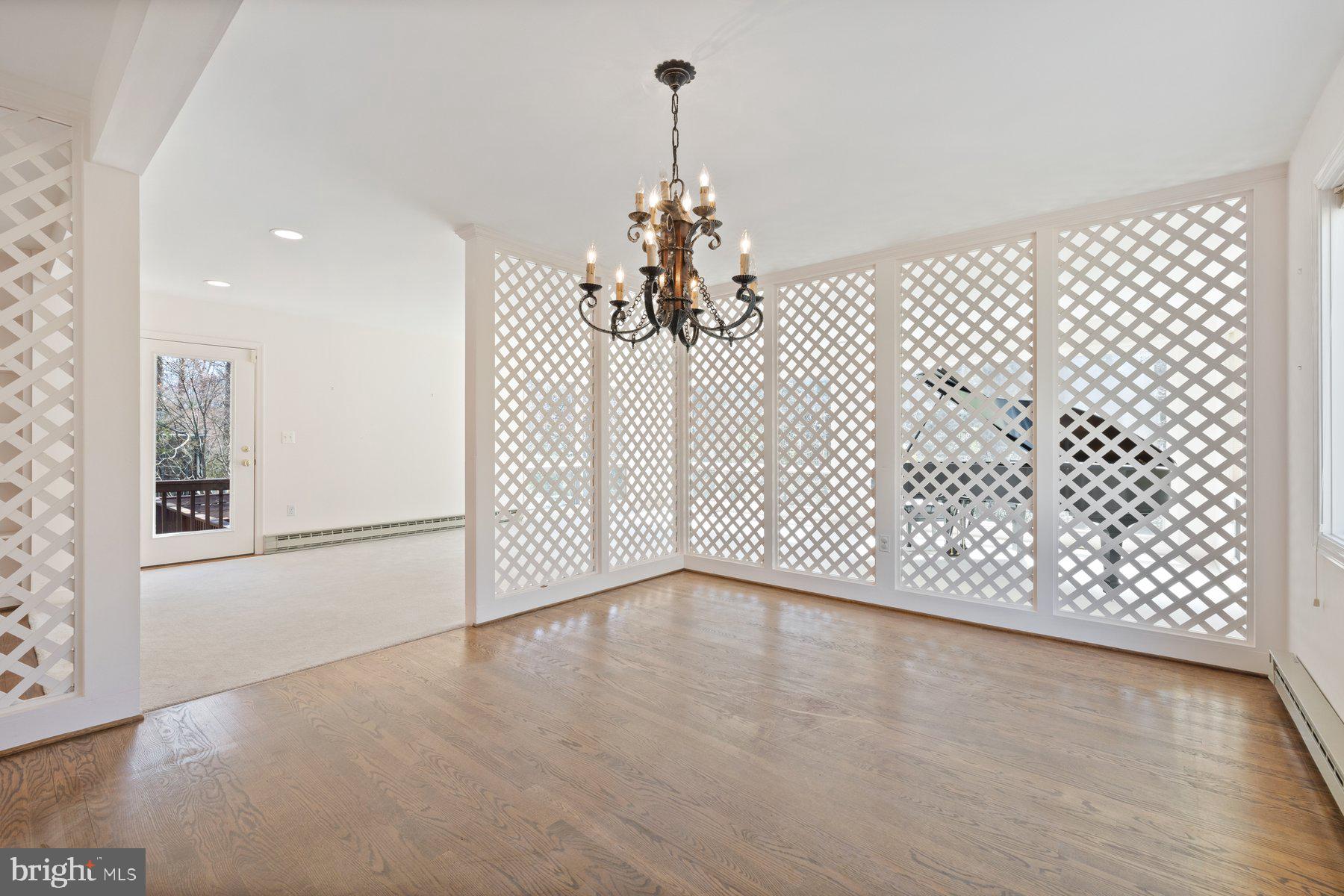 COUNTRY CLUB GROVE - Residential