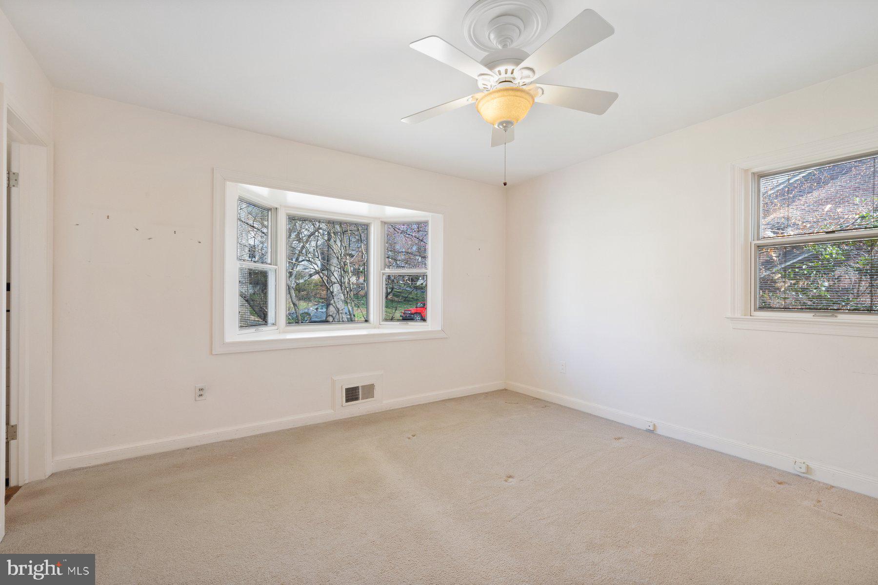 COUNTRY CLUB GROVE - Residential