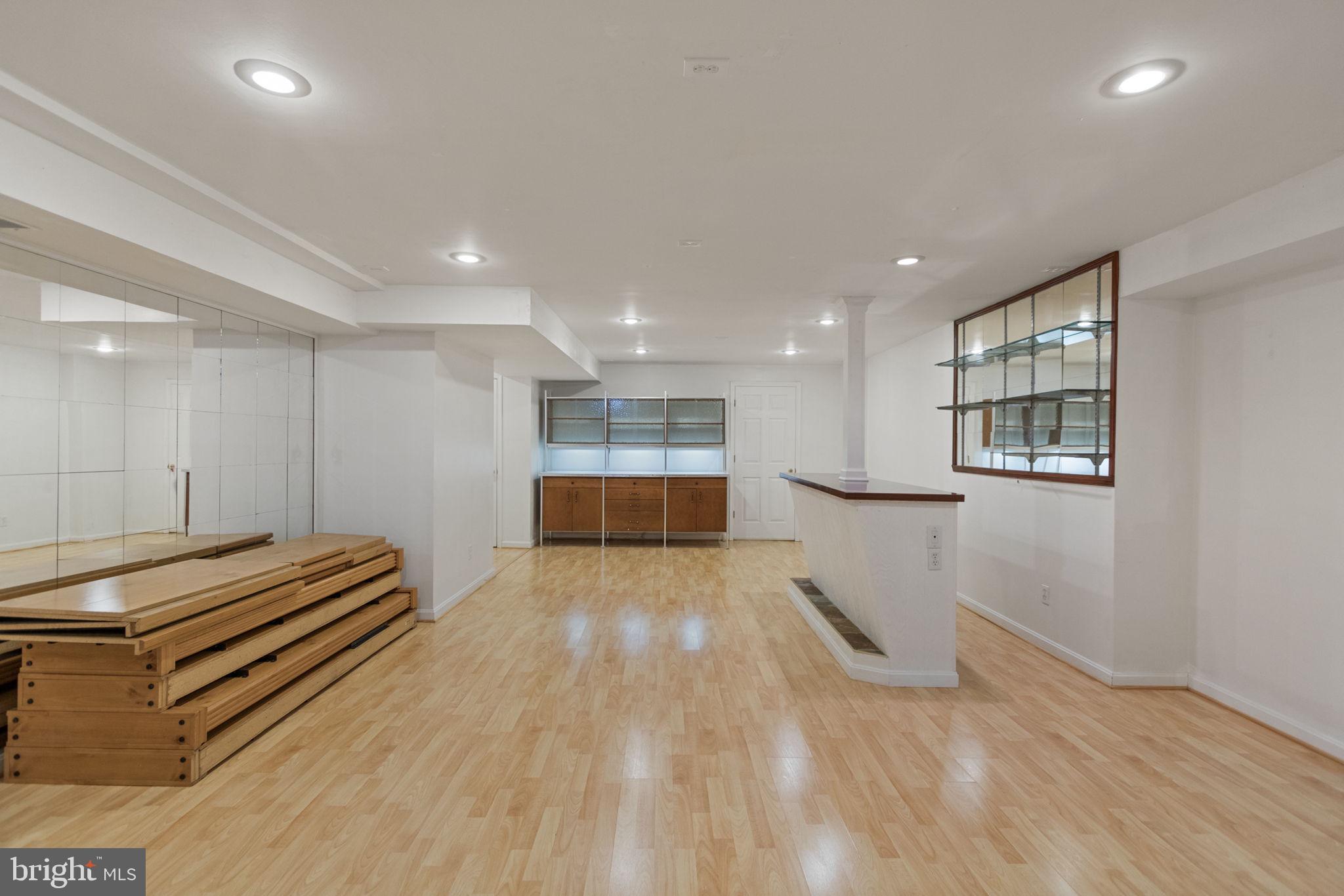 WAYSIDE VILLAGE - Residential