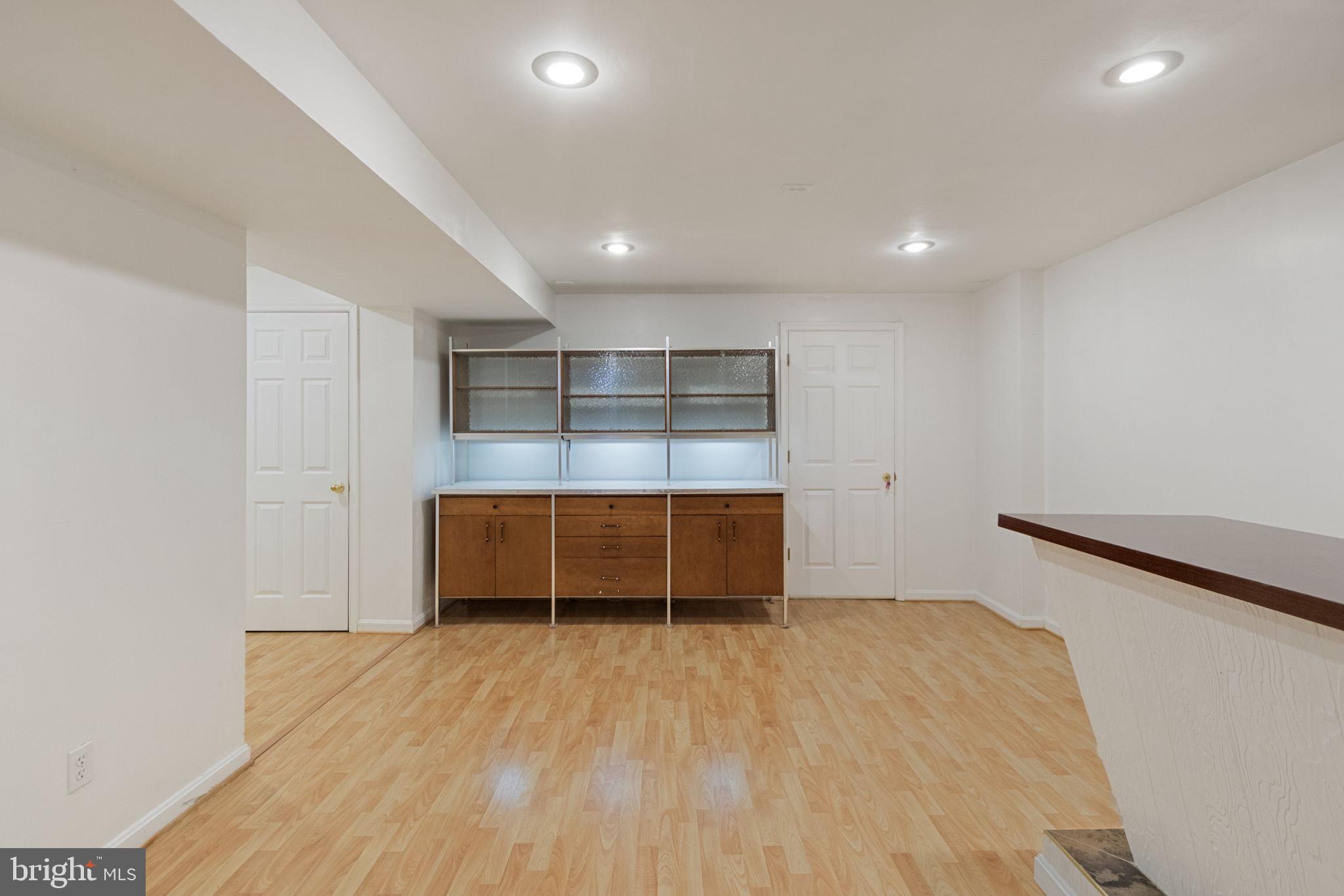 WAYSIDE VILLAGE - Residential