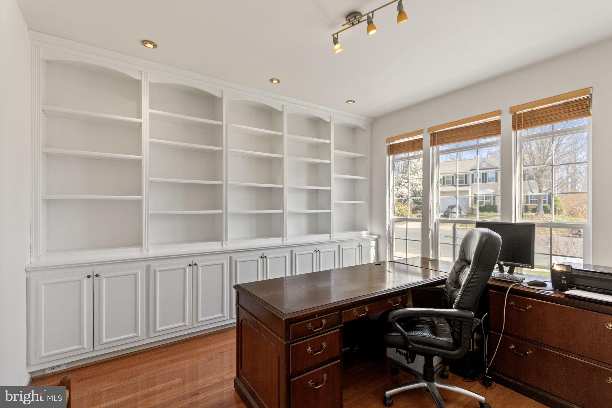 WAYSIDE VILLAGE - Residential