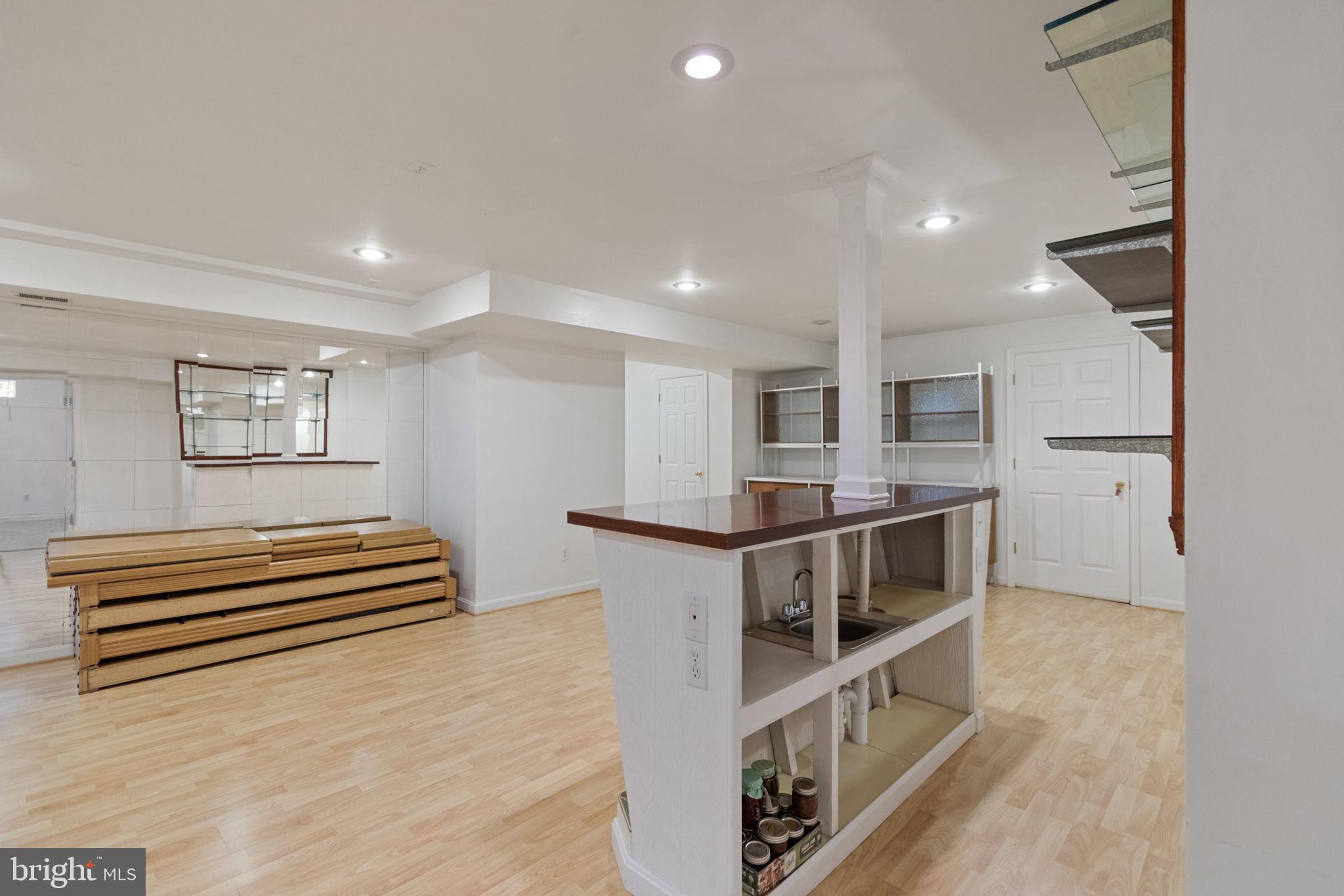 WAYSIDE VILLAGE - Residential