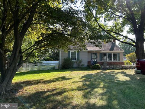 219 W MORELAND AVENUE HATBORO PA 19040