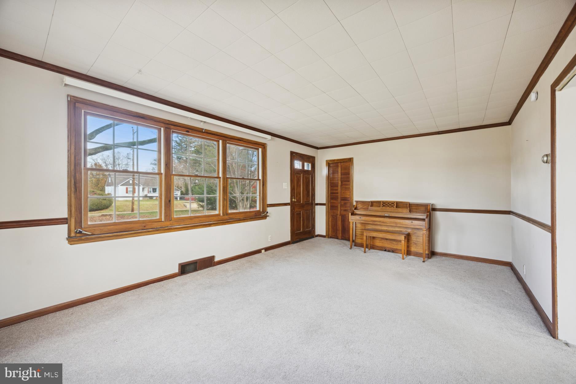 219 W MORELAND AVENUE