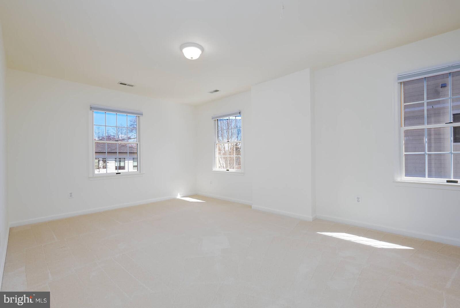 TARA - LEEWAY HEIGHTS - Residential