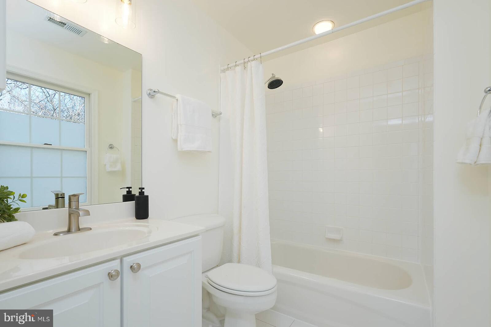 TARA - LEEWAY HEIGHTS - Residential