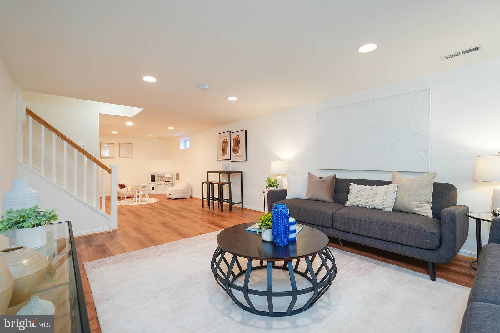 TARA - LEEWAY HEIGHTS - Residential