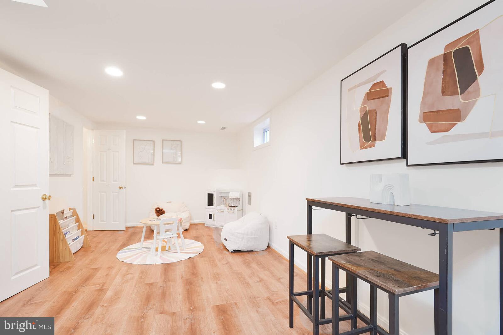 TARA - LEEWAY HEIGHTS - Residential