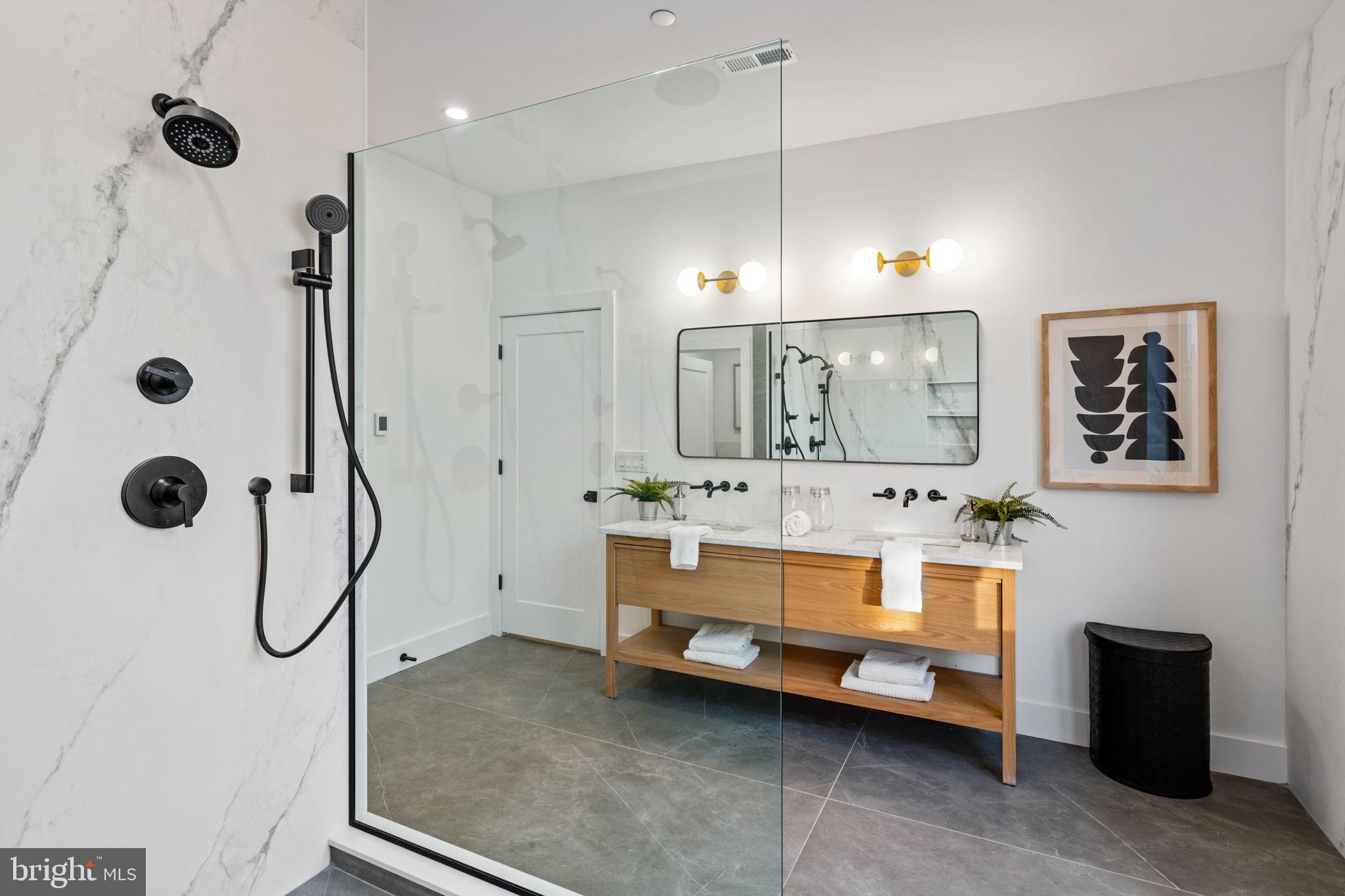 FAIRMOUNT - Residential