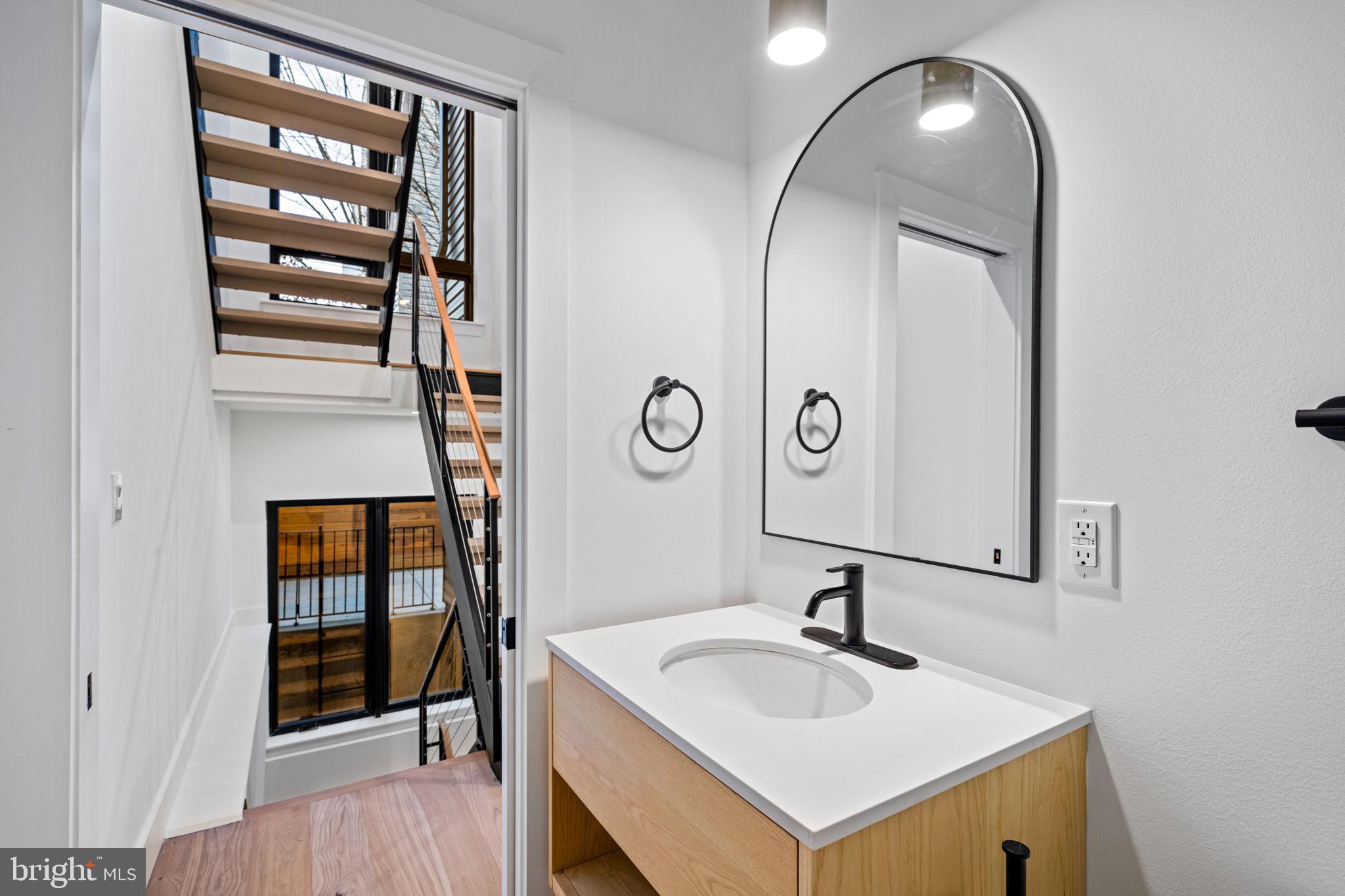 FAIRMOUNT - Residential