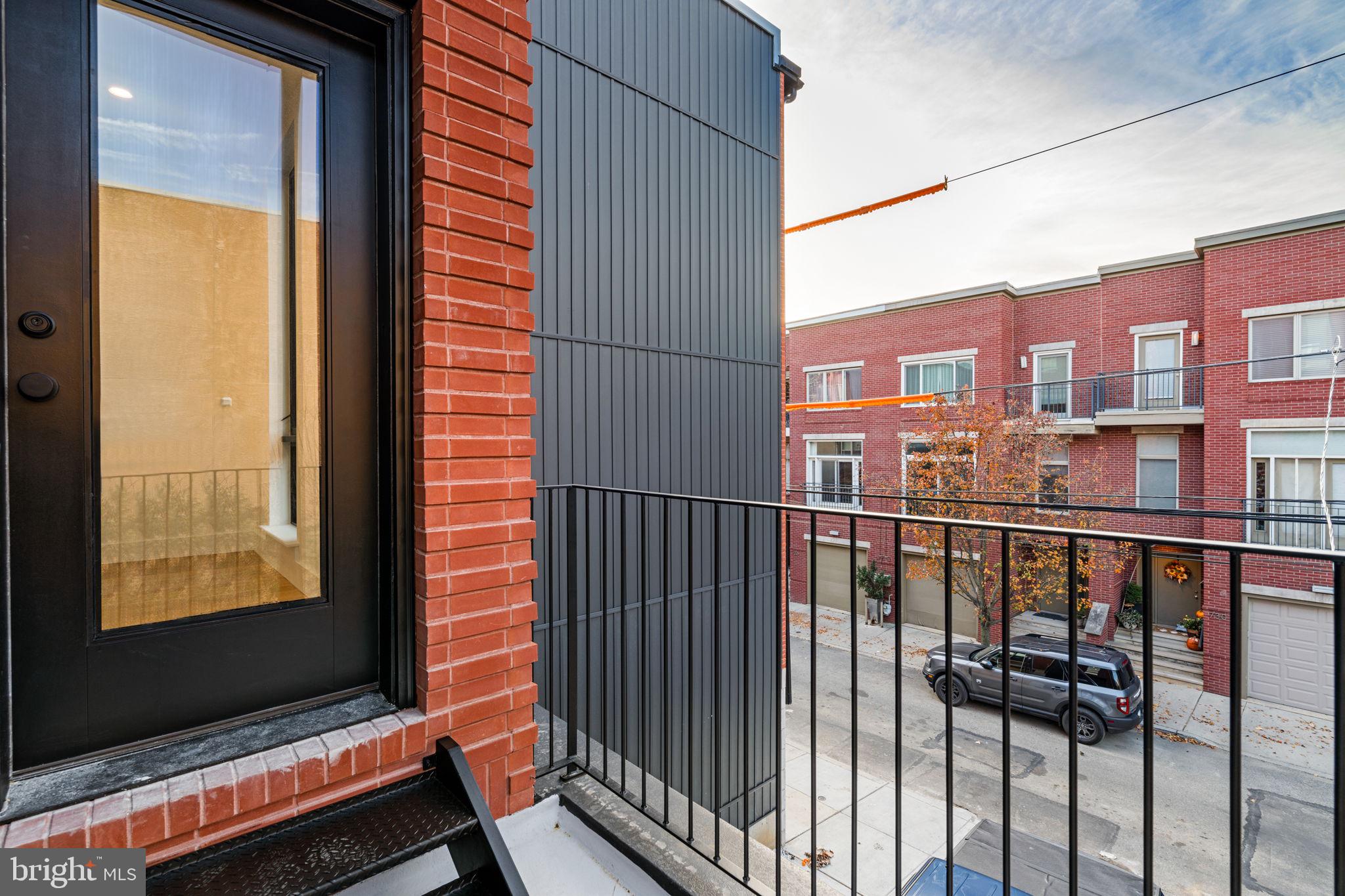 FAIRMOUNT - Residential