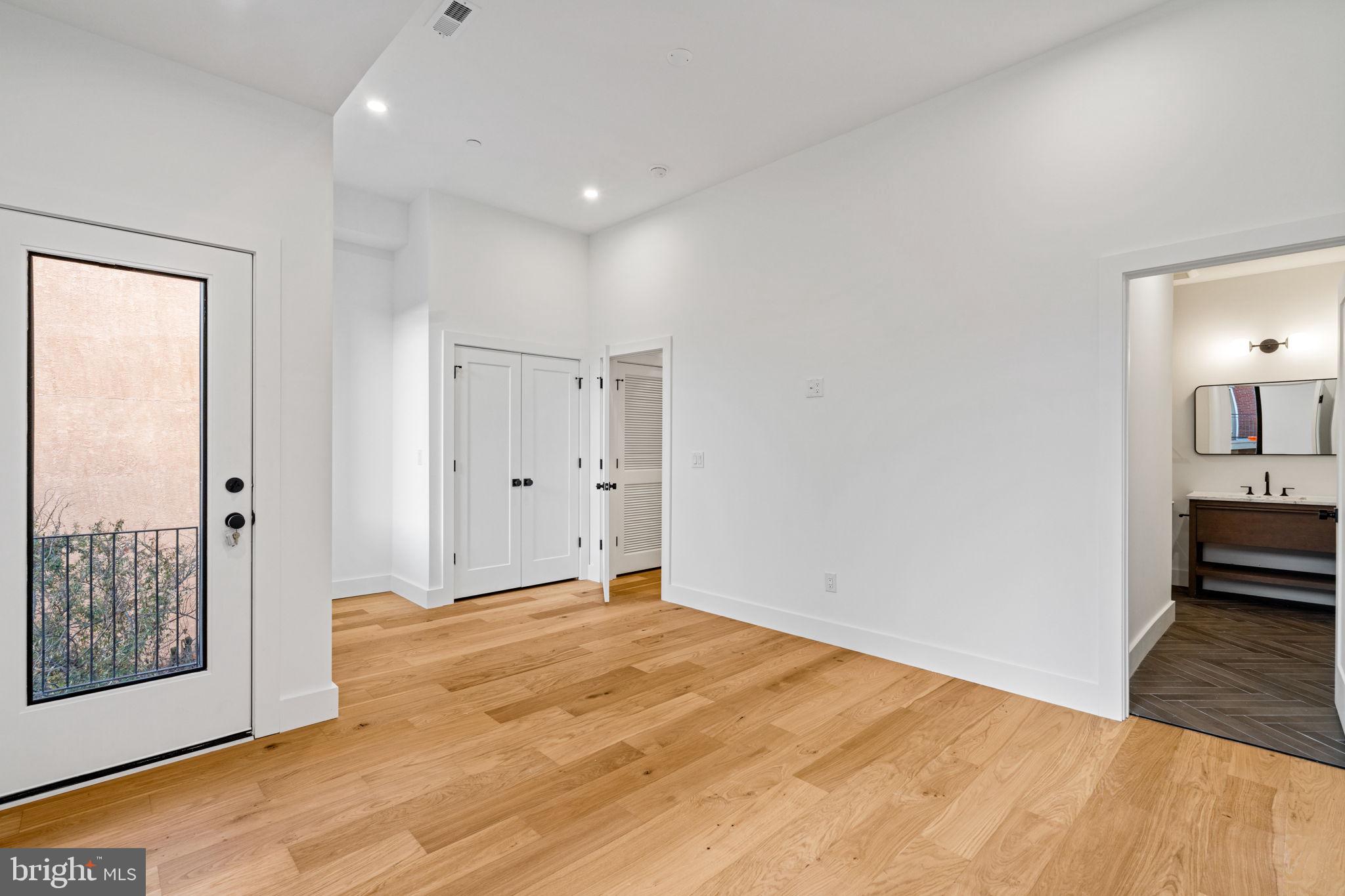 FAIRMOUNT - Residential