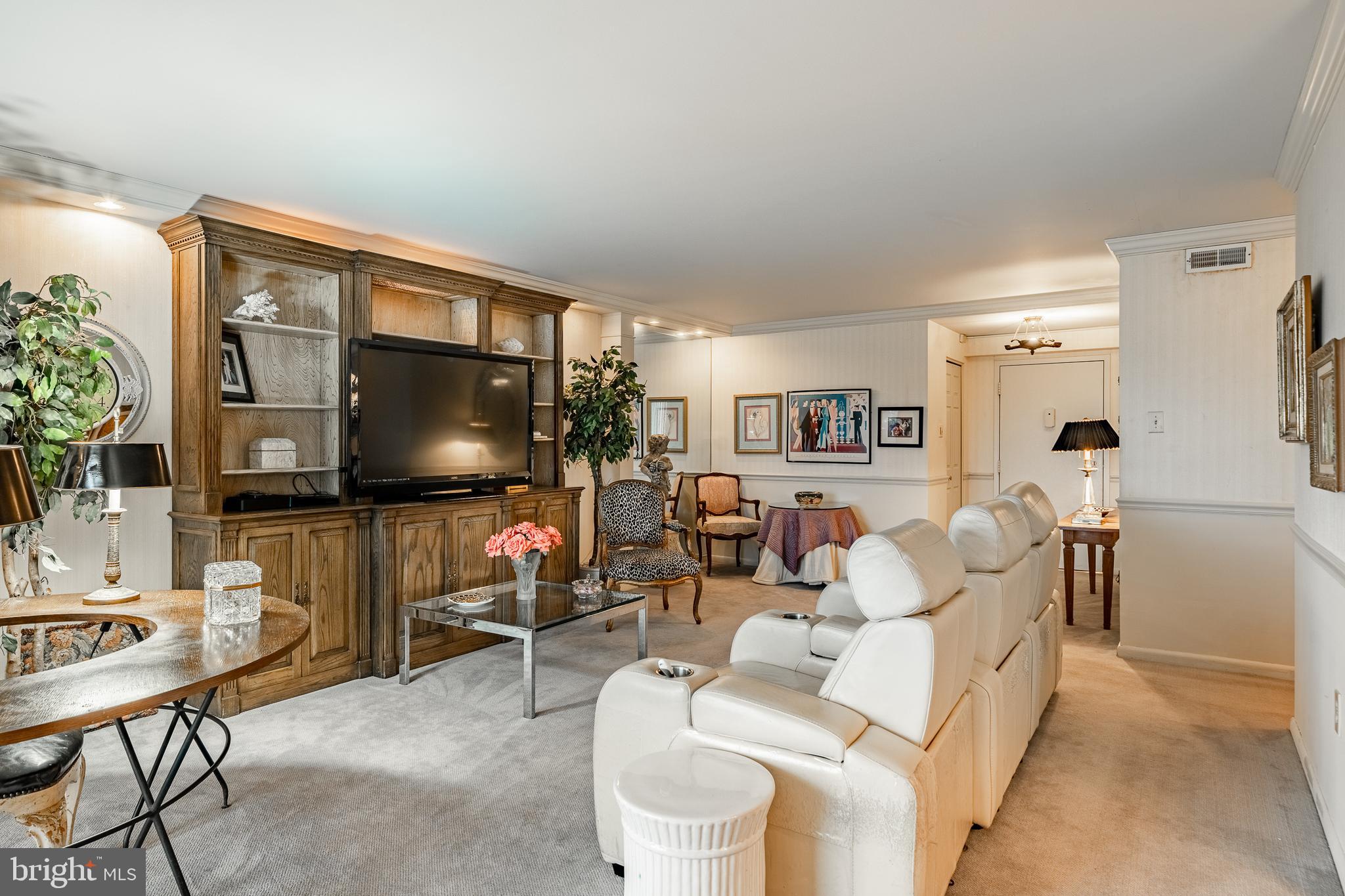 VALLEY FORGE TOWER - Residential