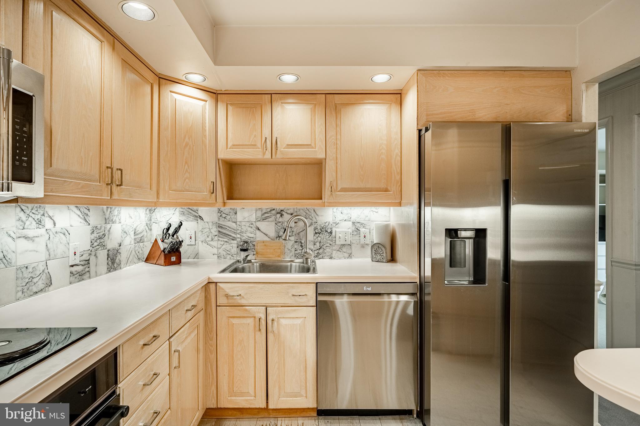 VALLEY FORGE TOWER - Residential