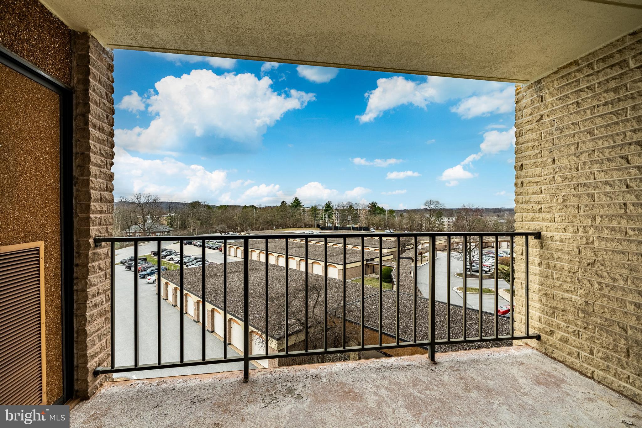 VALLEY FORGE TOWER - Residential