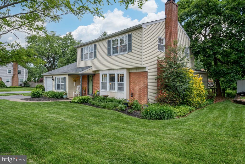 Photo of 1818 Longview Drive, LANCASTER, PA 17601 (MLS # PALA2070614)