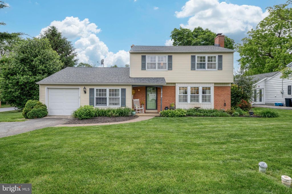 Photo of 1818 Longview Drive, LANCASTER, PA 17601 (MLS # PALA2070614)