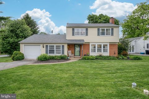 1818 LONGVIEW DRIVE LANCASTER PA 17601