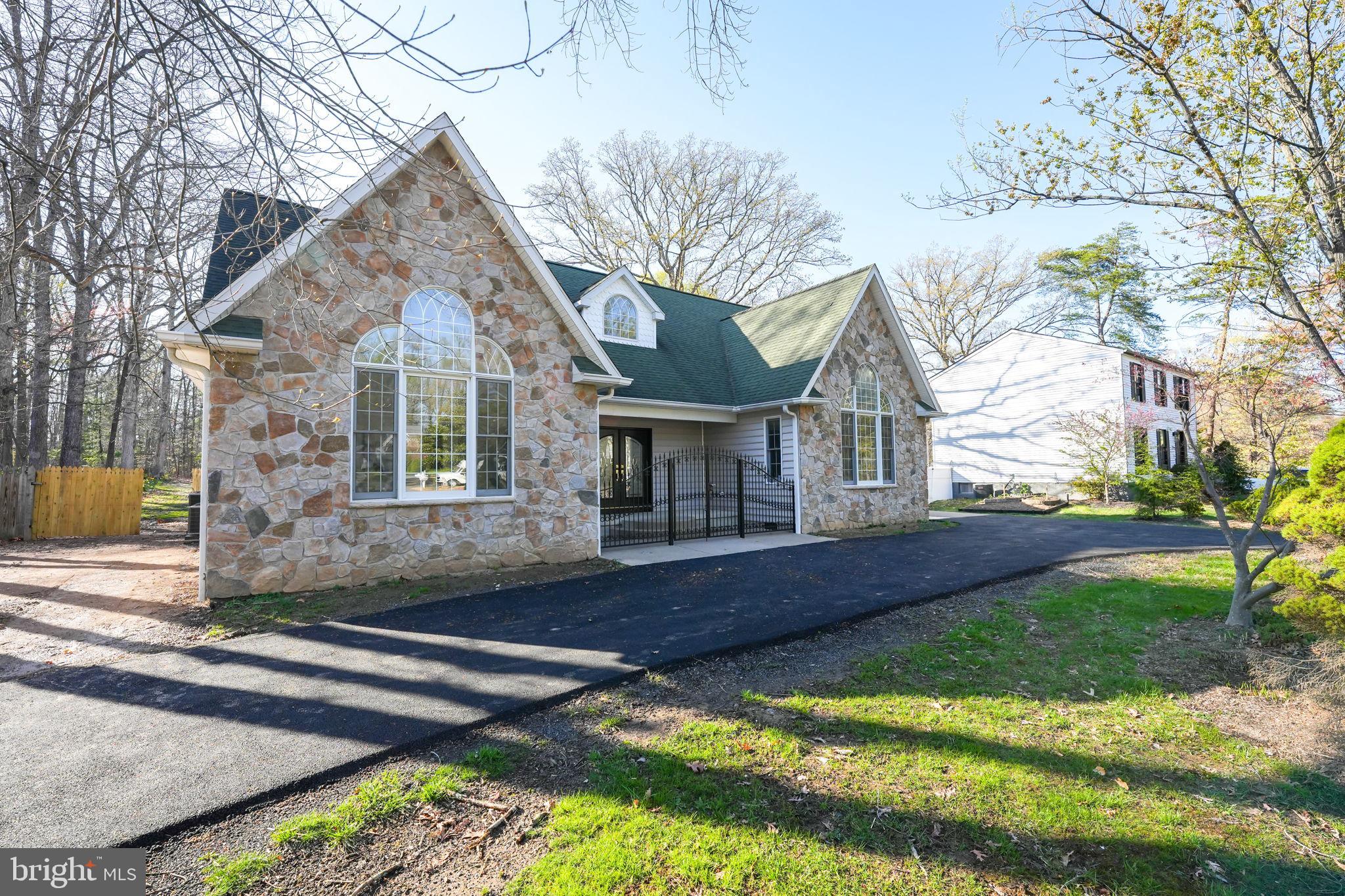 FAIRFAX ACRES - Residential