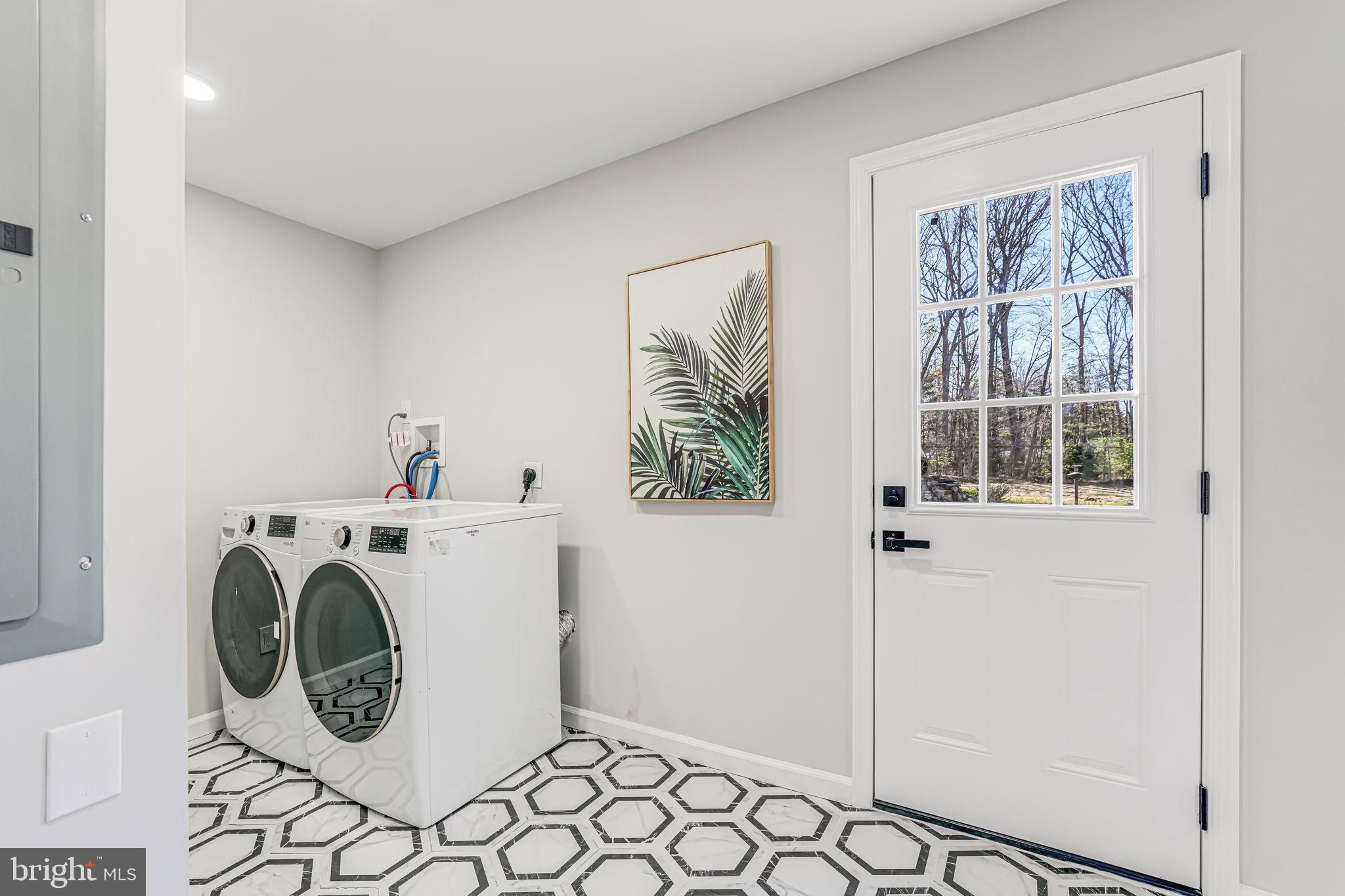 FAIRFAX ACRES - Residential