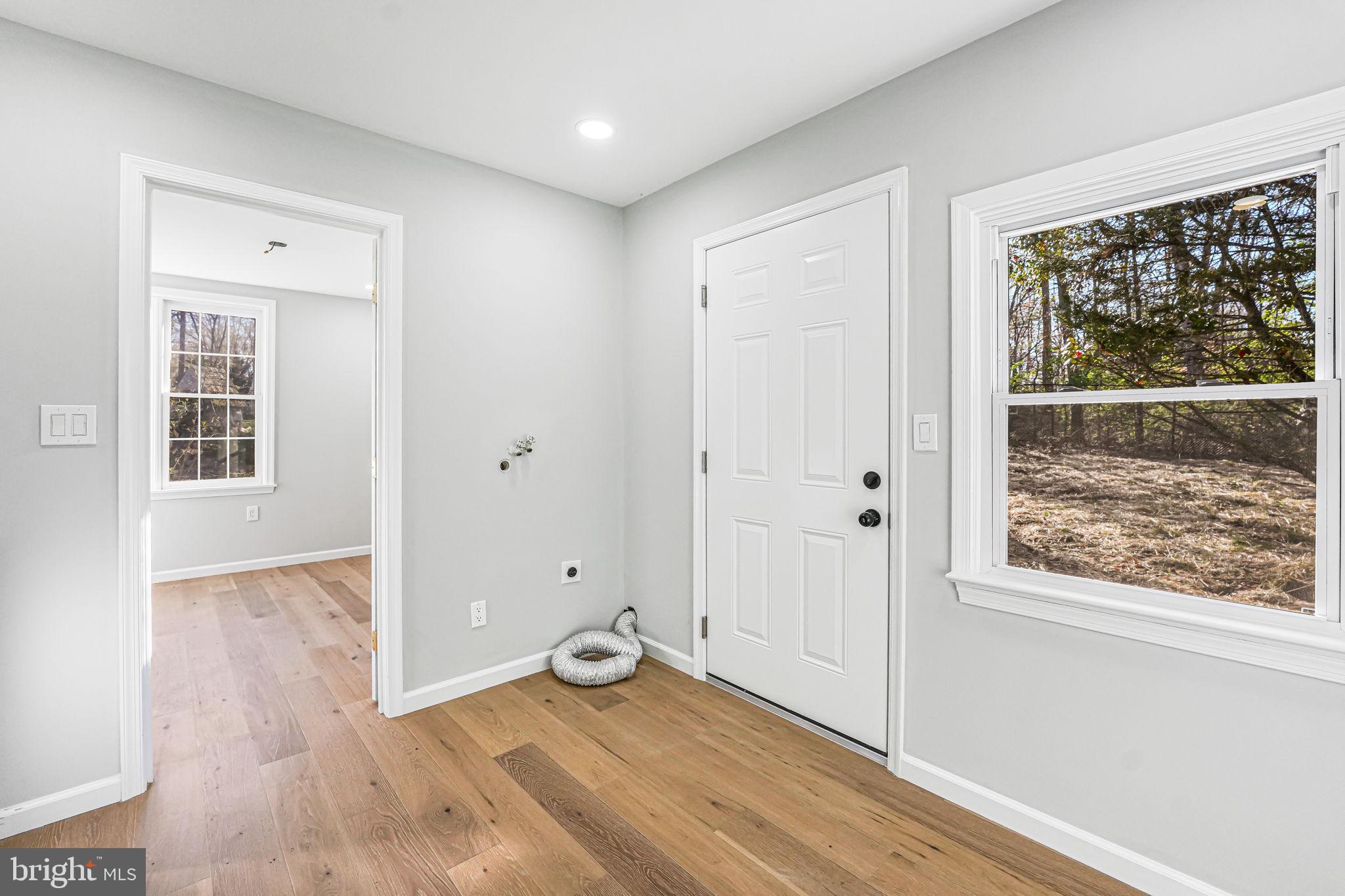 FAIRFAX ACRES - Residential