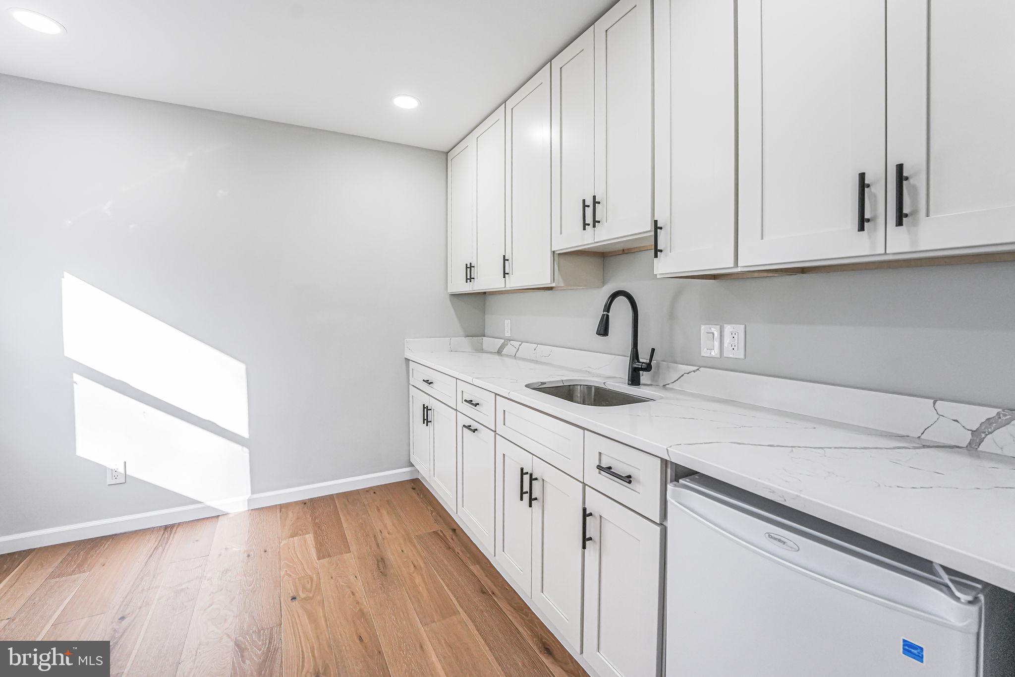 FAIRFAX ACRES - Residential