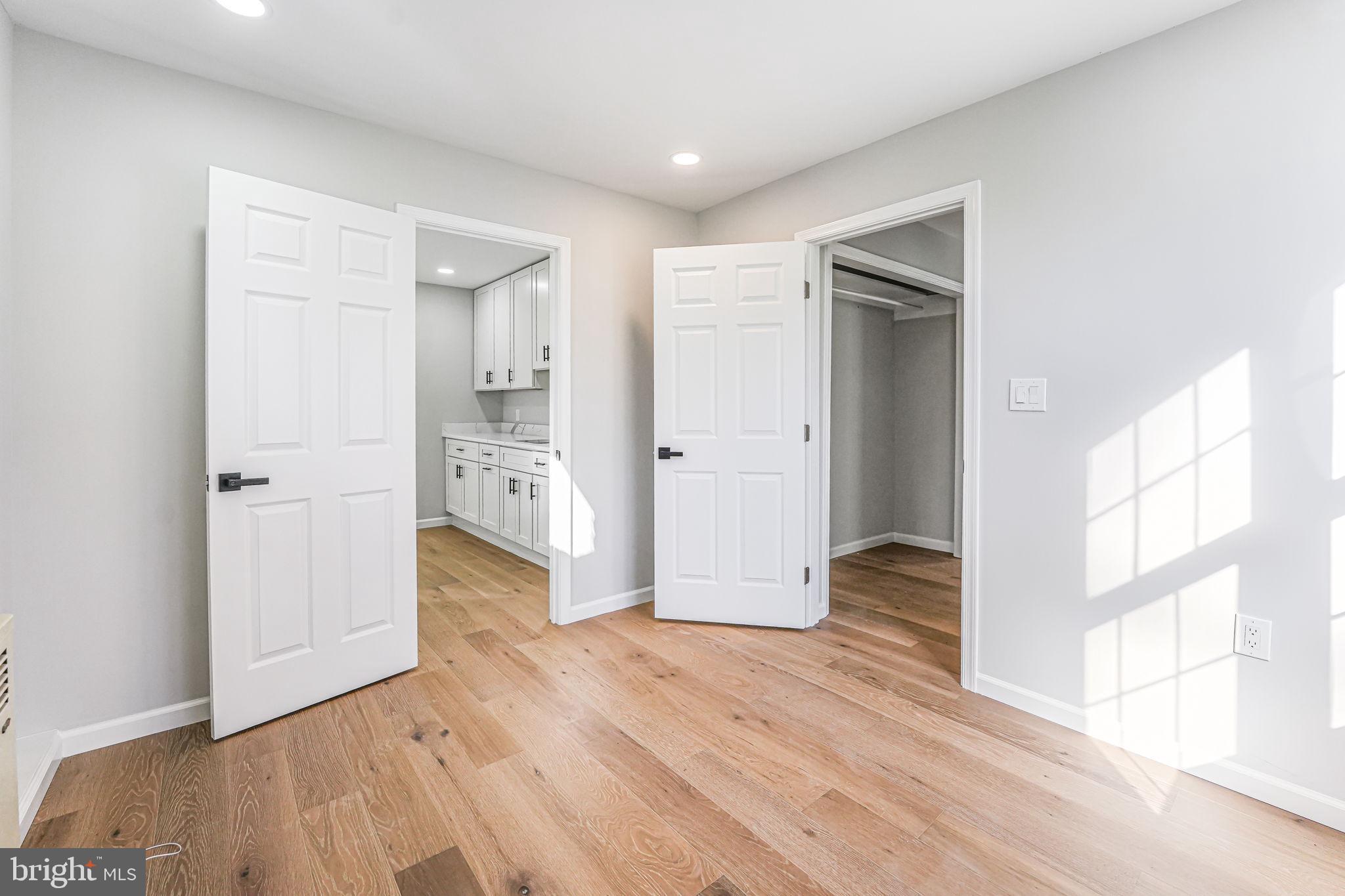 FAIRFAX ACRES - Residential