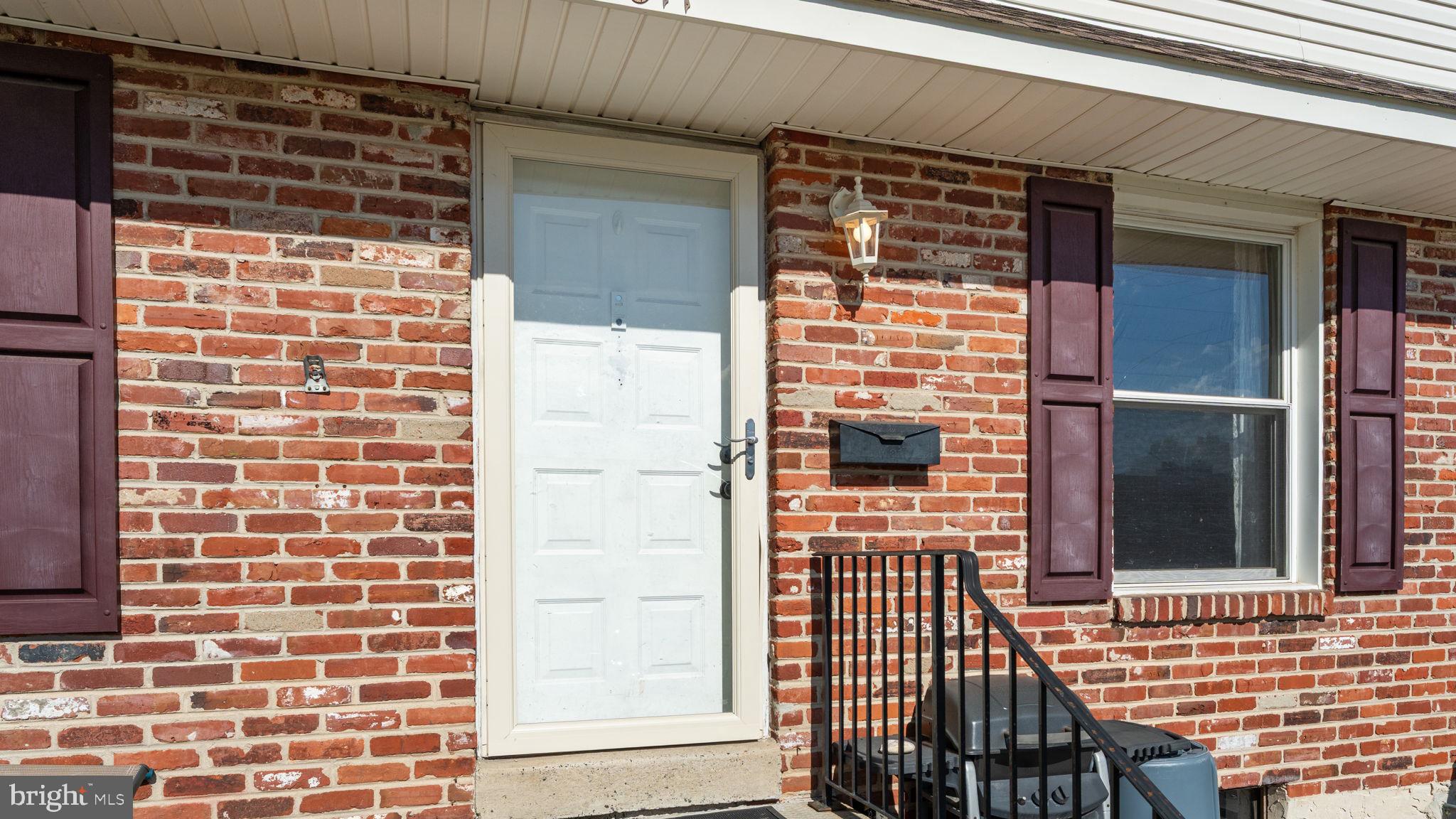 WHITPAIN HILLS - Residential