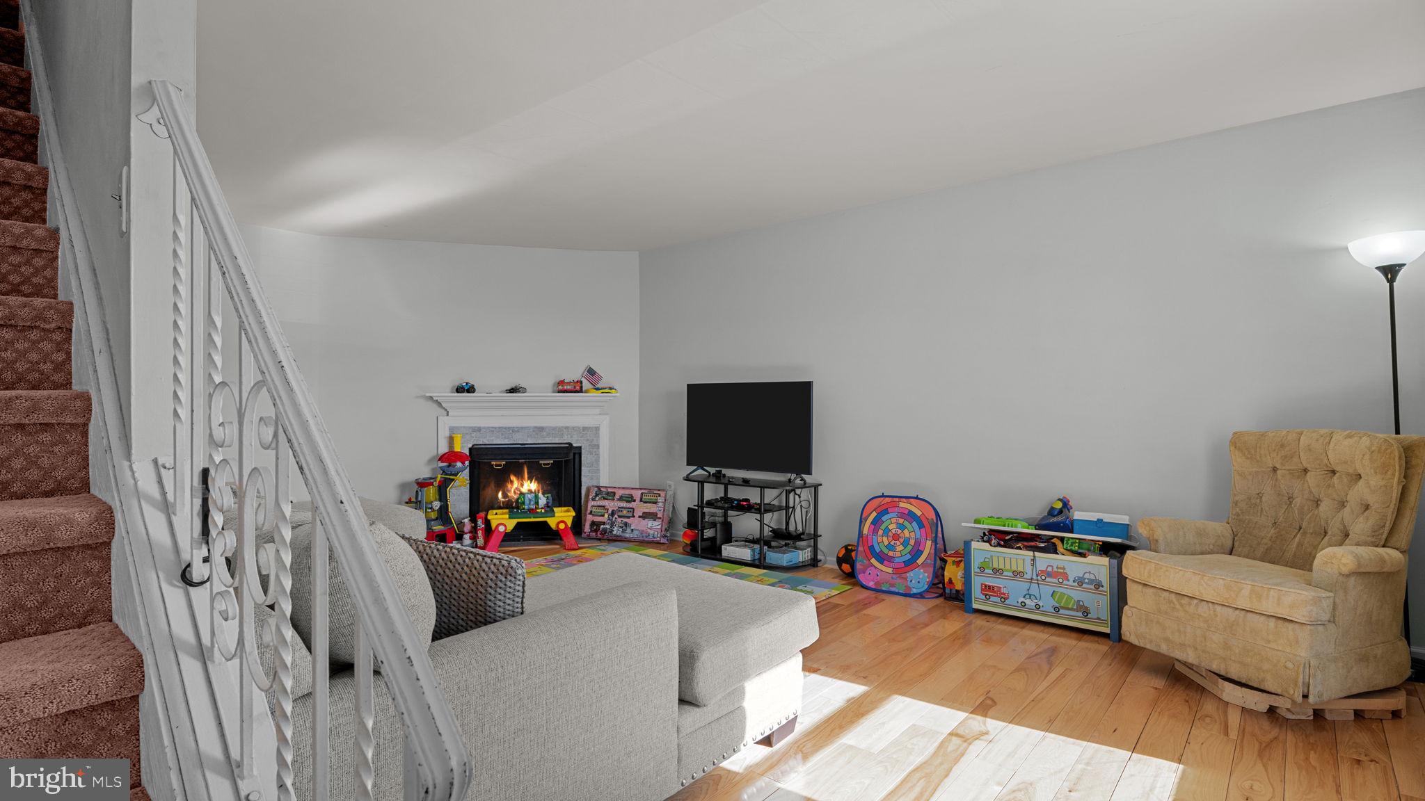 WHITPAIN HILLS - Residential