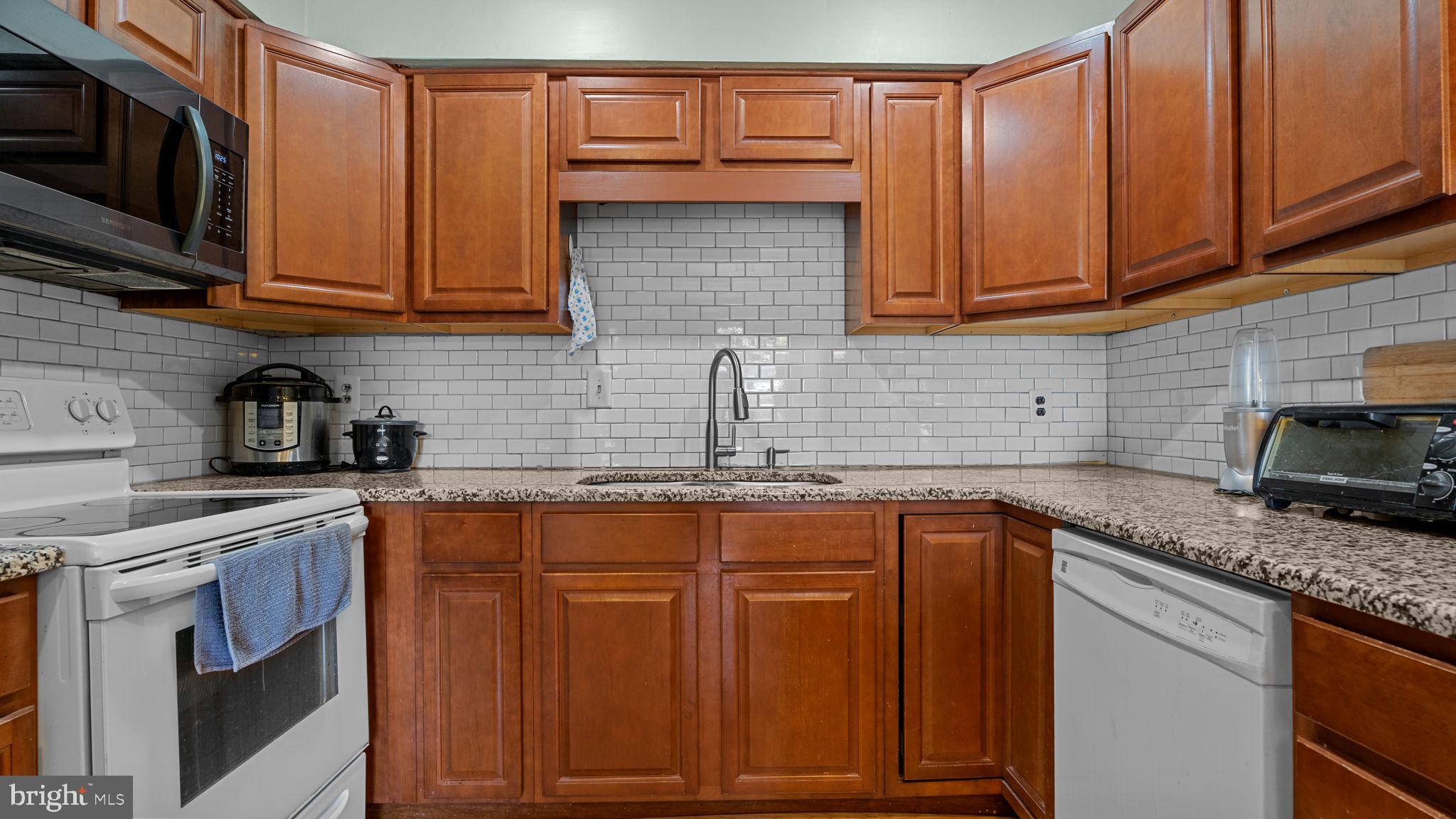 WHITPAIN HILLS - Residential