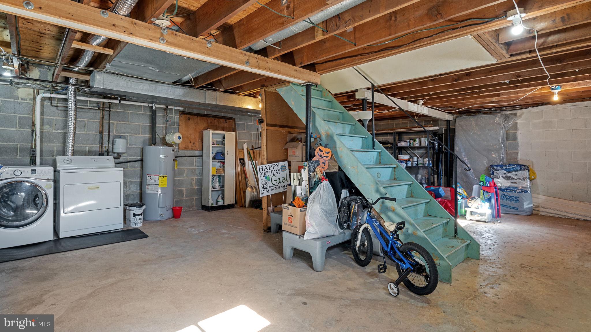 WHITPAIN HILLS - Residential