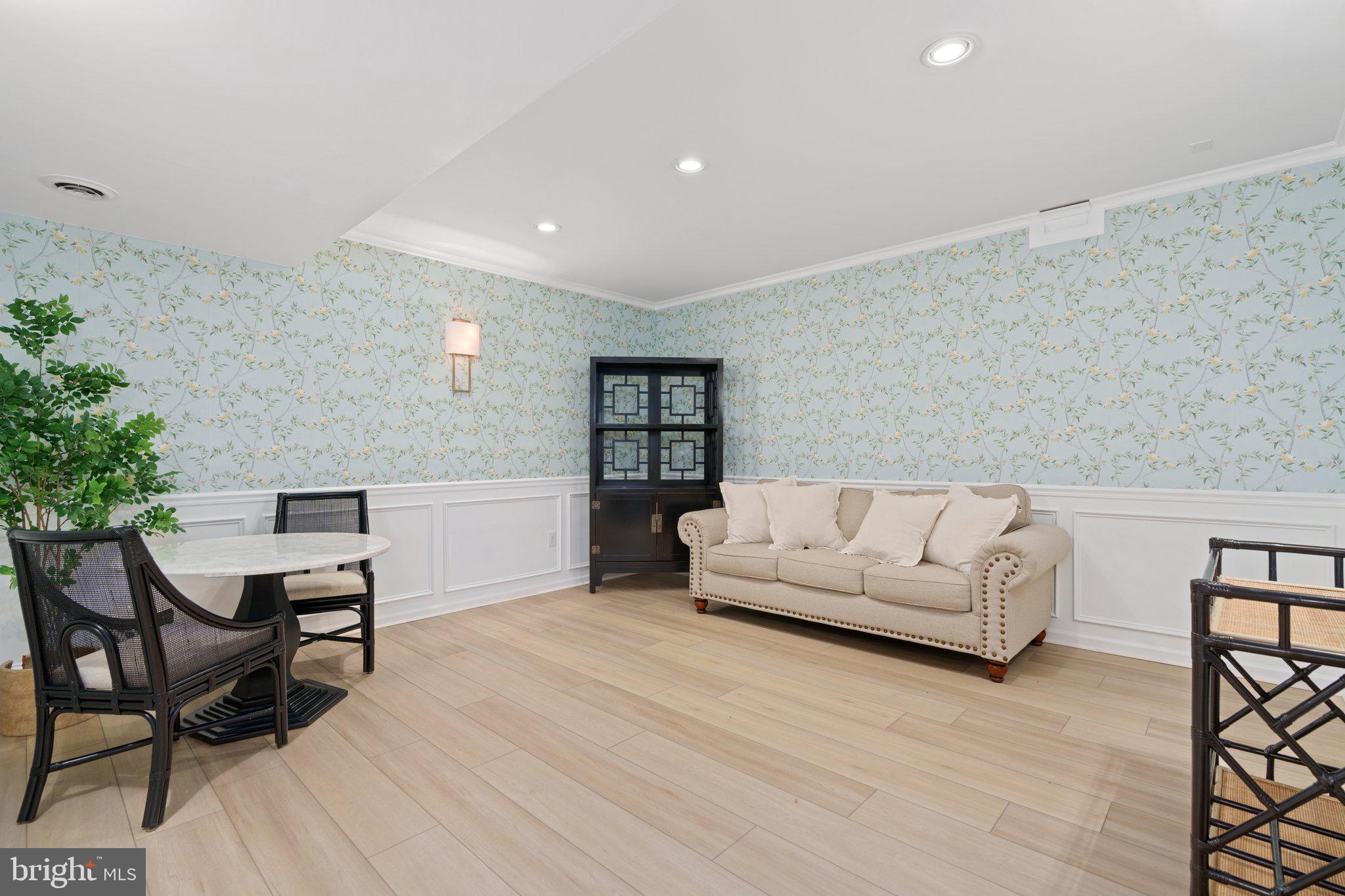 SADDLE RIDGE - Residential