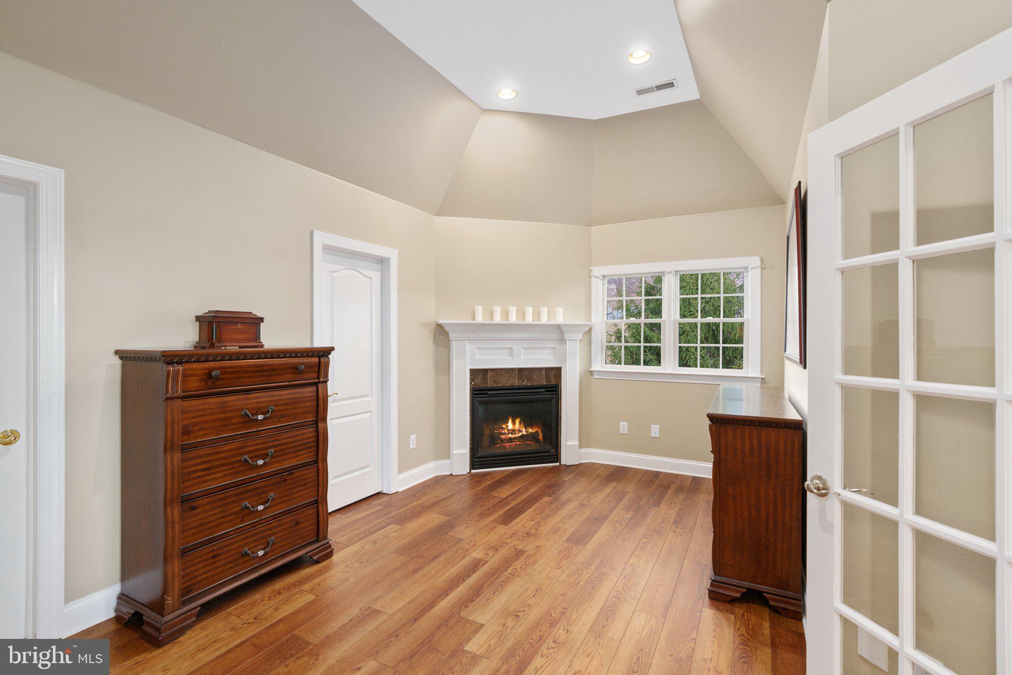 SADDLE RIDGE - Residential