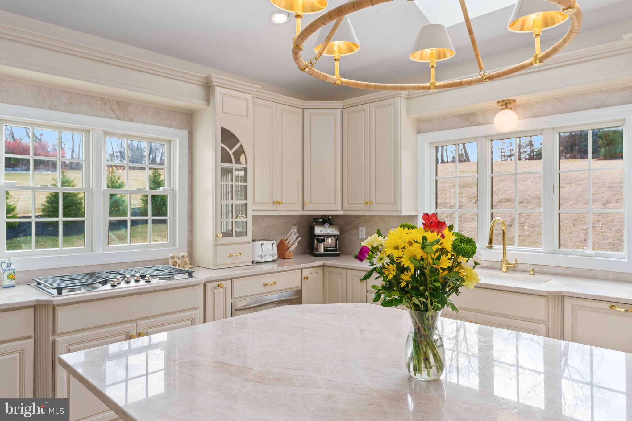 SADDLE RIDGE - Residential