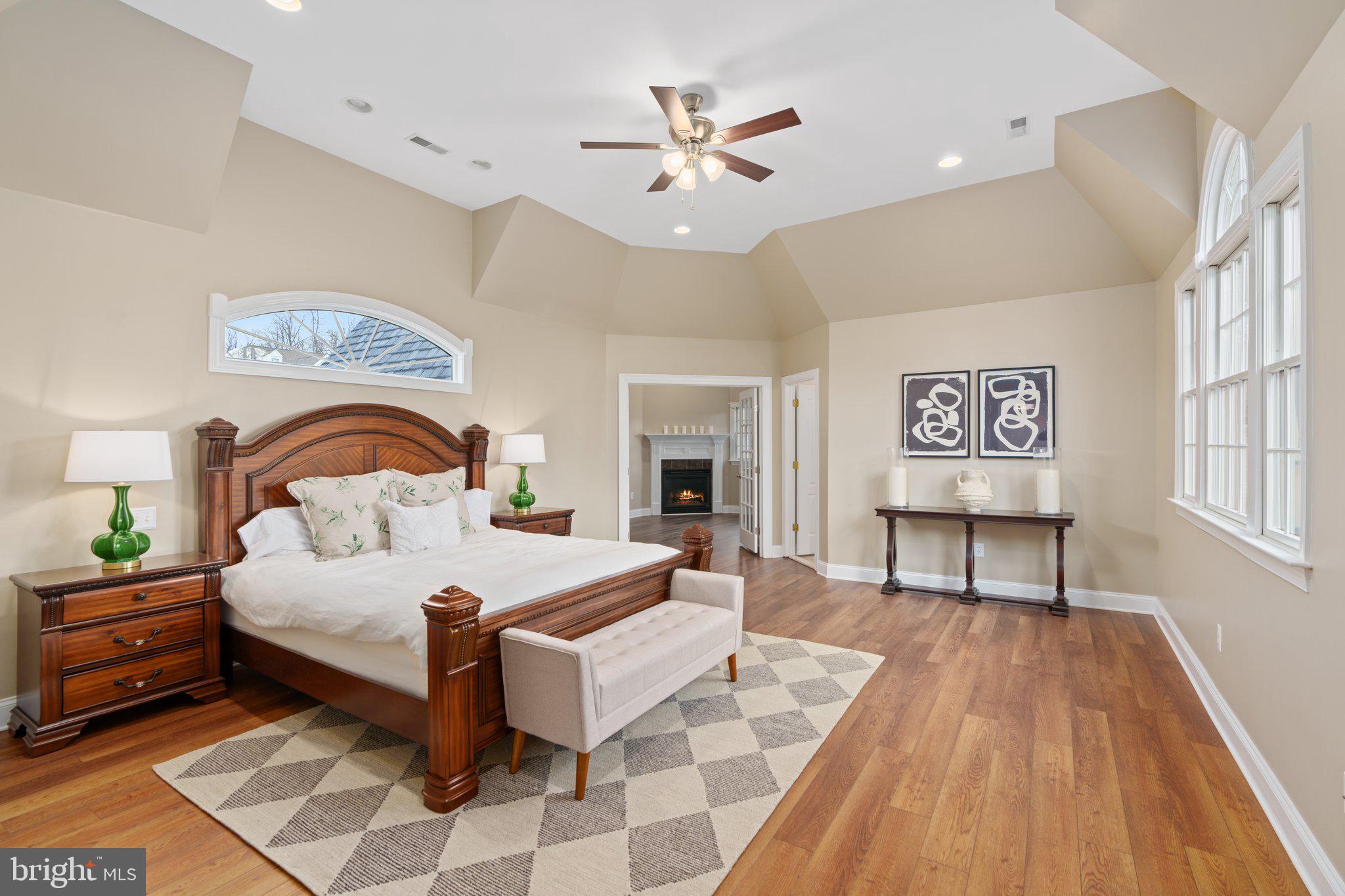 SADDLE RIDGE - Residential