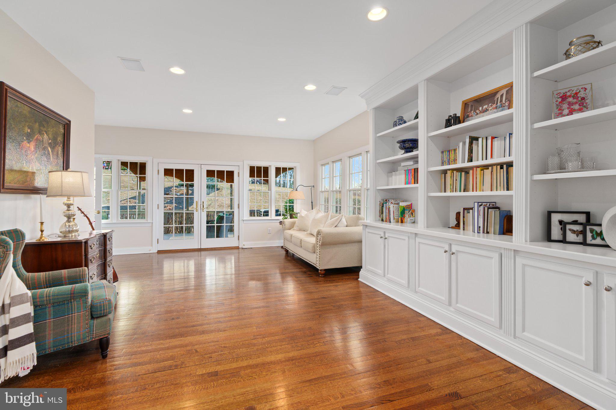 SADDLE RIDGE - Residential