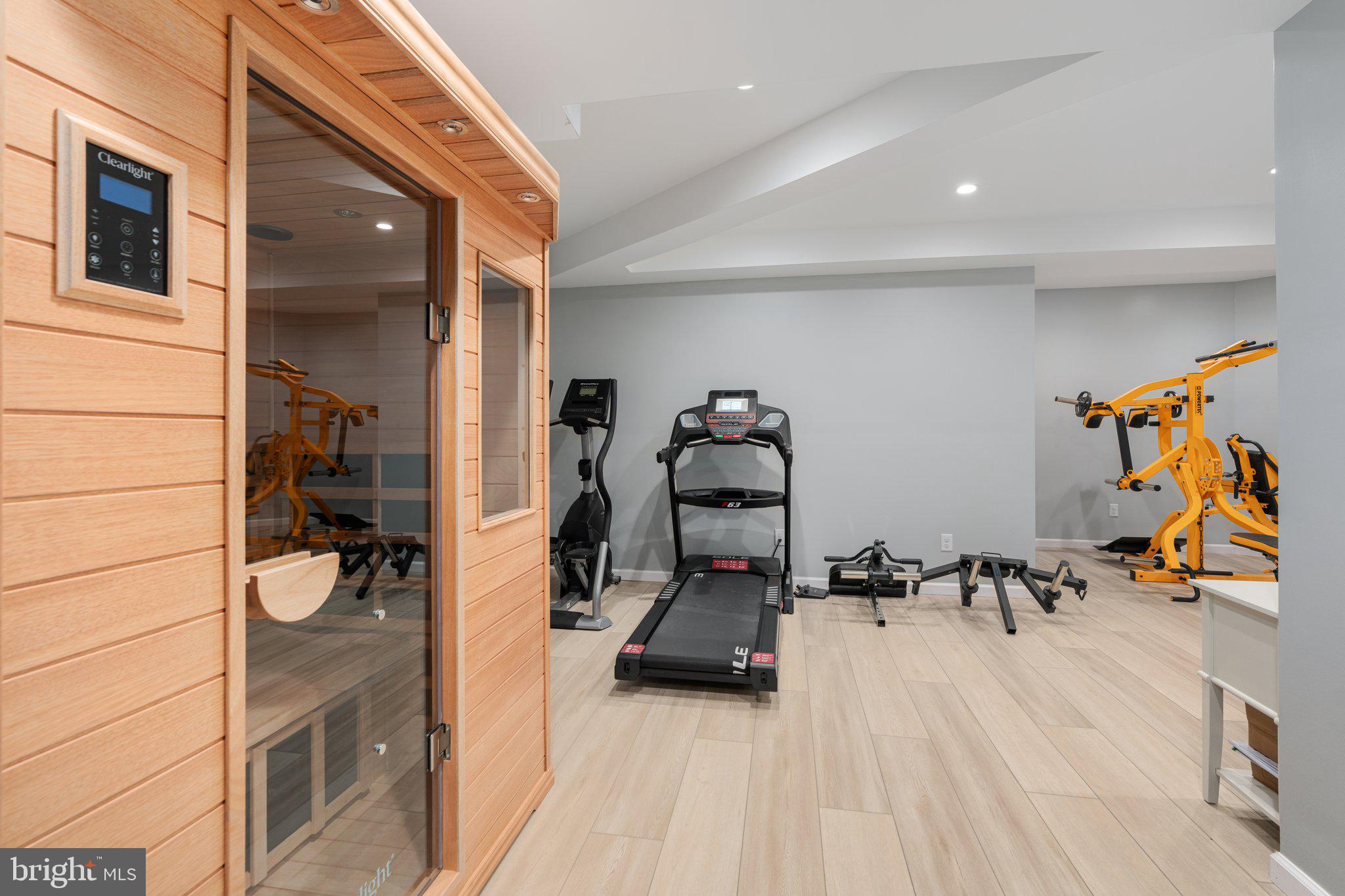 SADDLE RIDGE - Residential