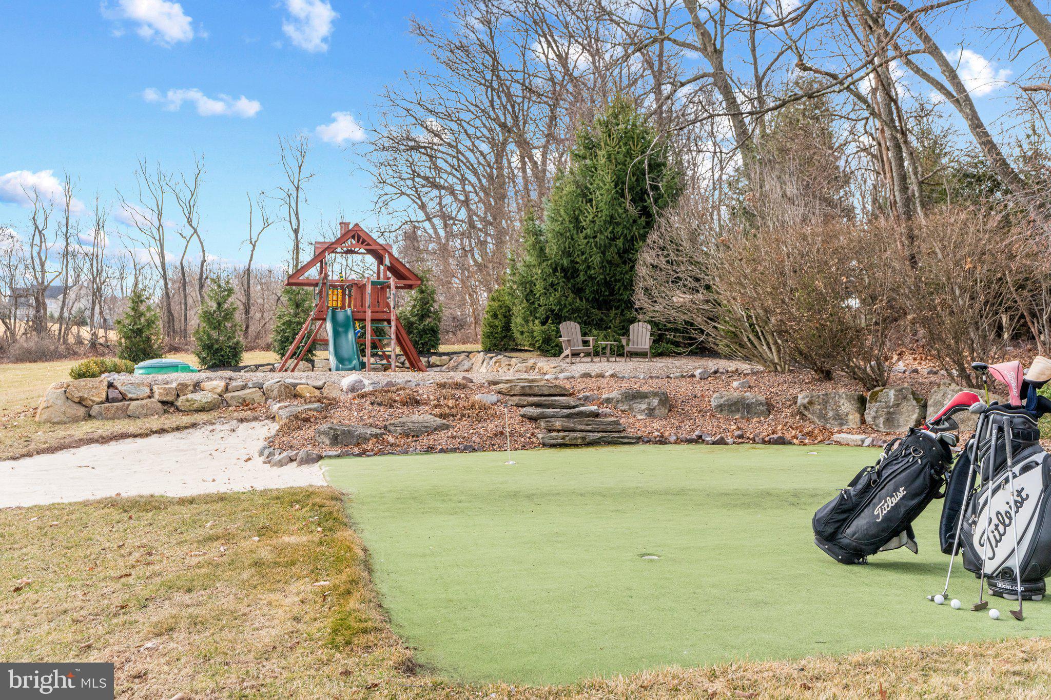 SADDLE RIDGE - Residential