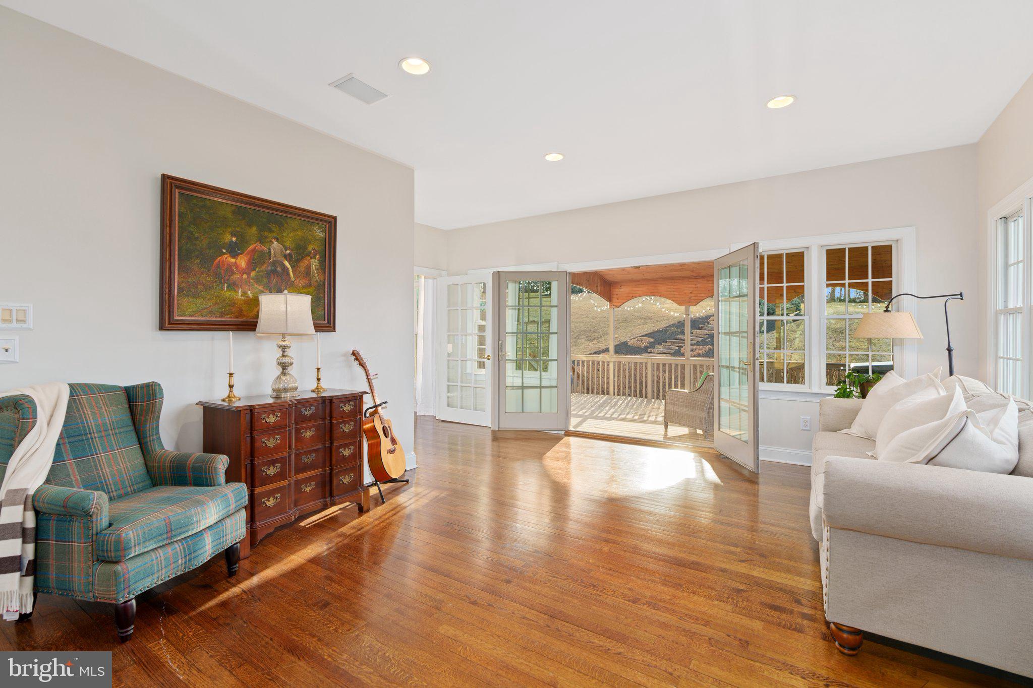 SADDLE RIDGE - Residential