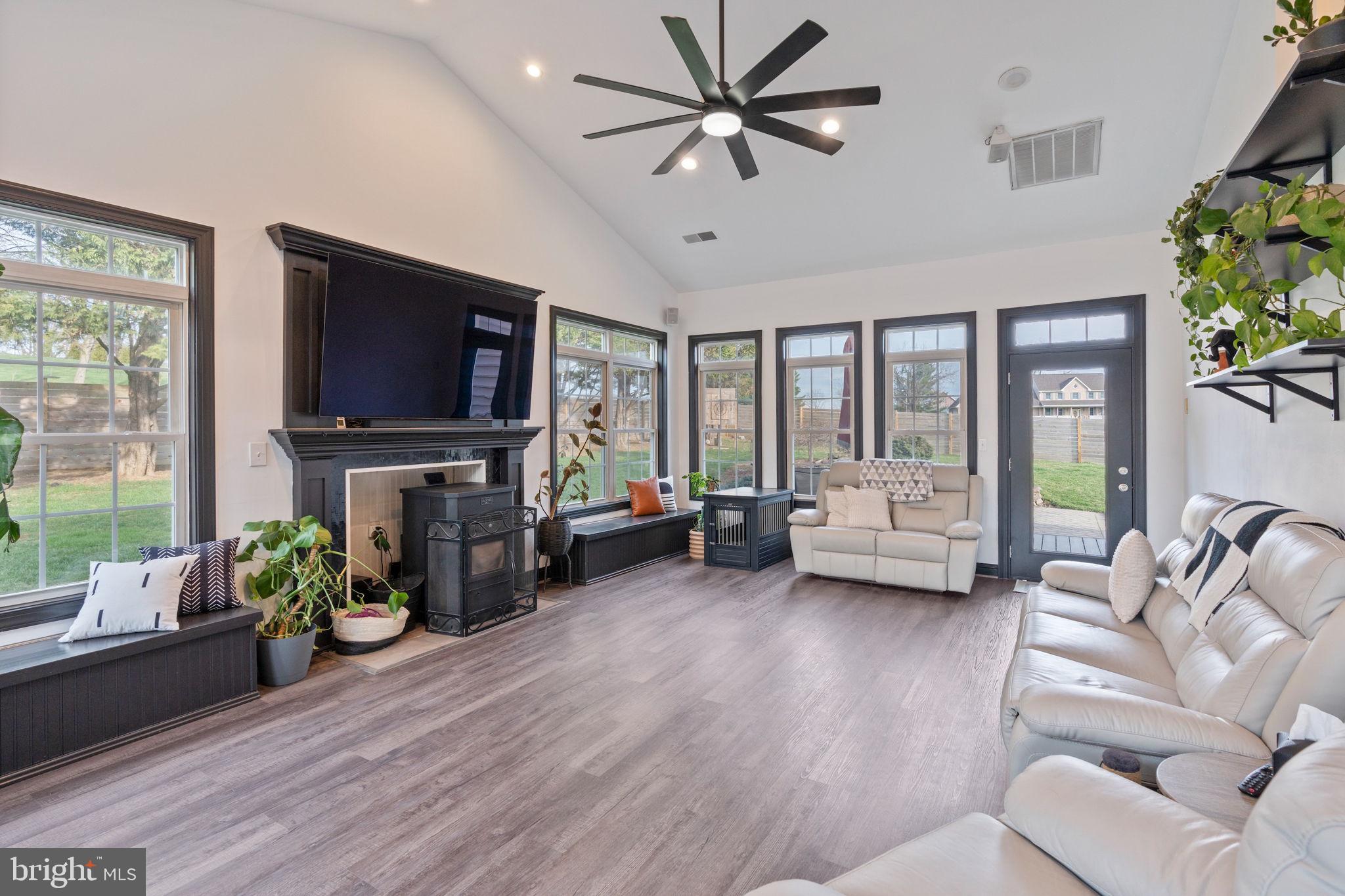 PEPPERMINT SPRINGS - Residential