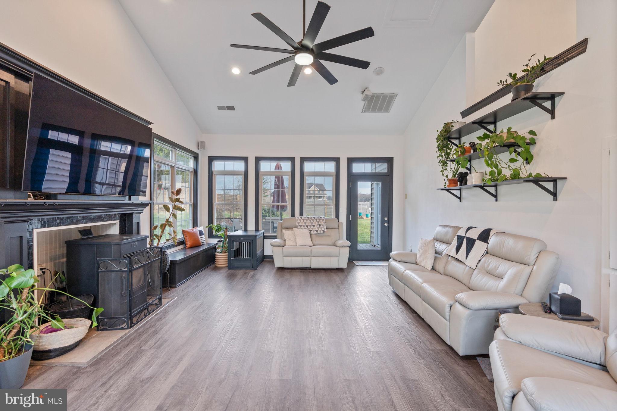 PEPPERMINT SPRINGS - Residential