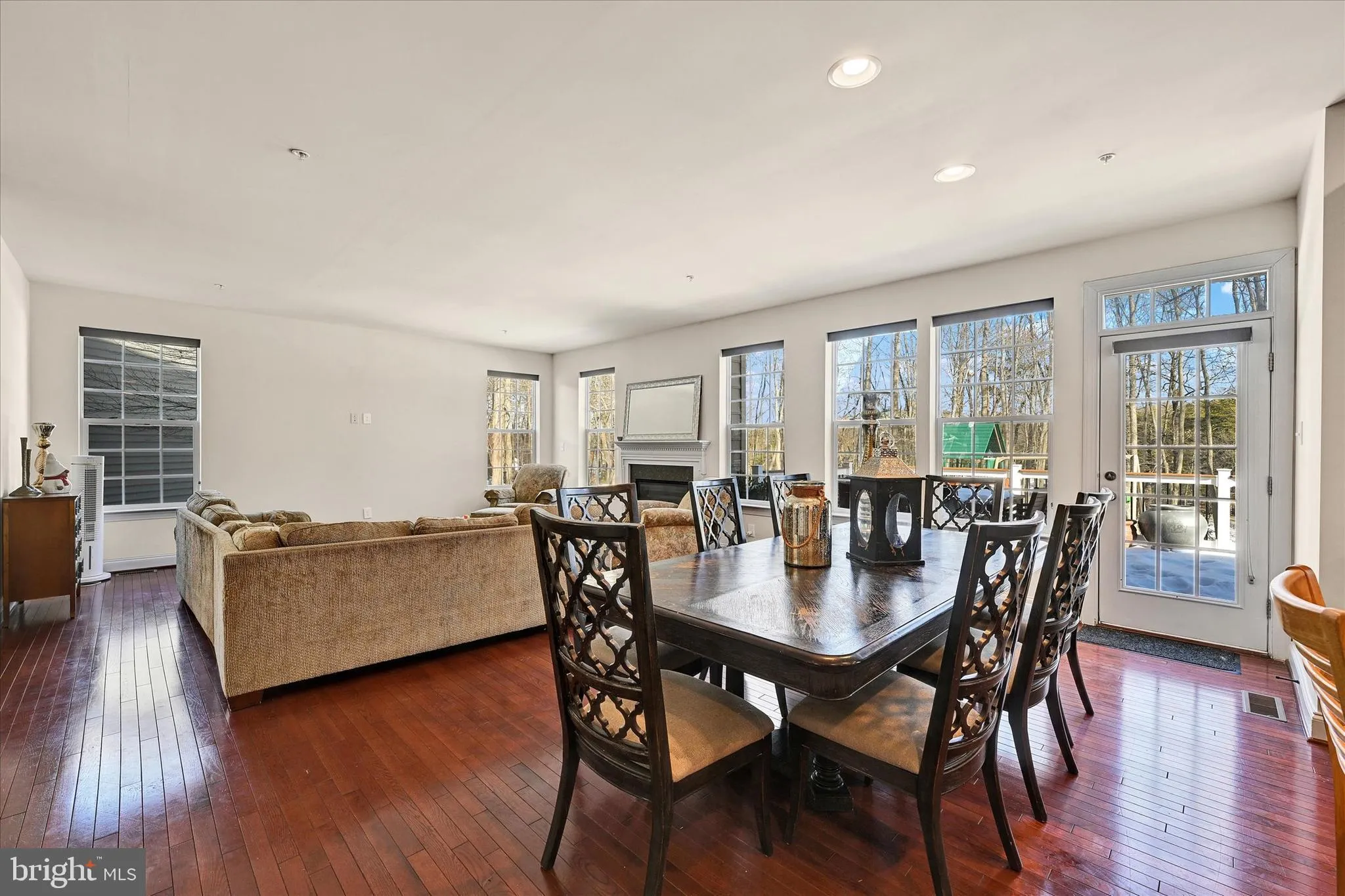 Glen Burnie, Maryland 21060, United States, 4 Bedrooms Bedrooms, ,3 BathroomsBathrooms,Residential,Pending,23182