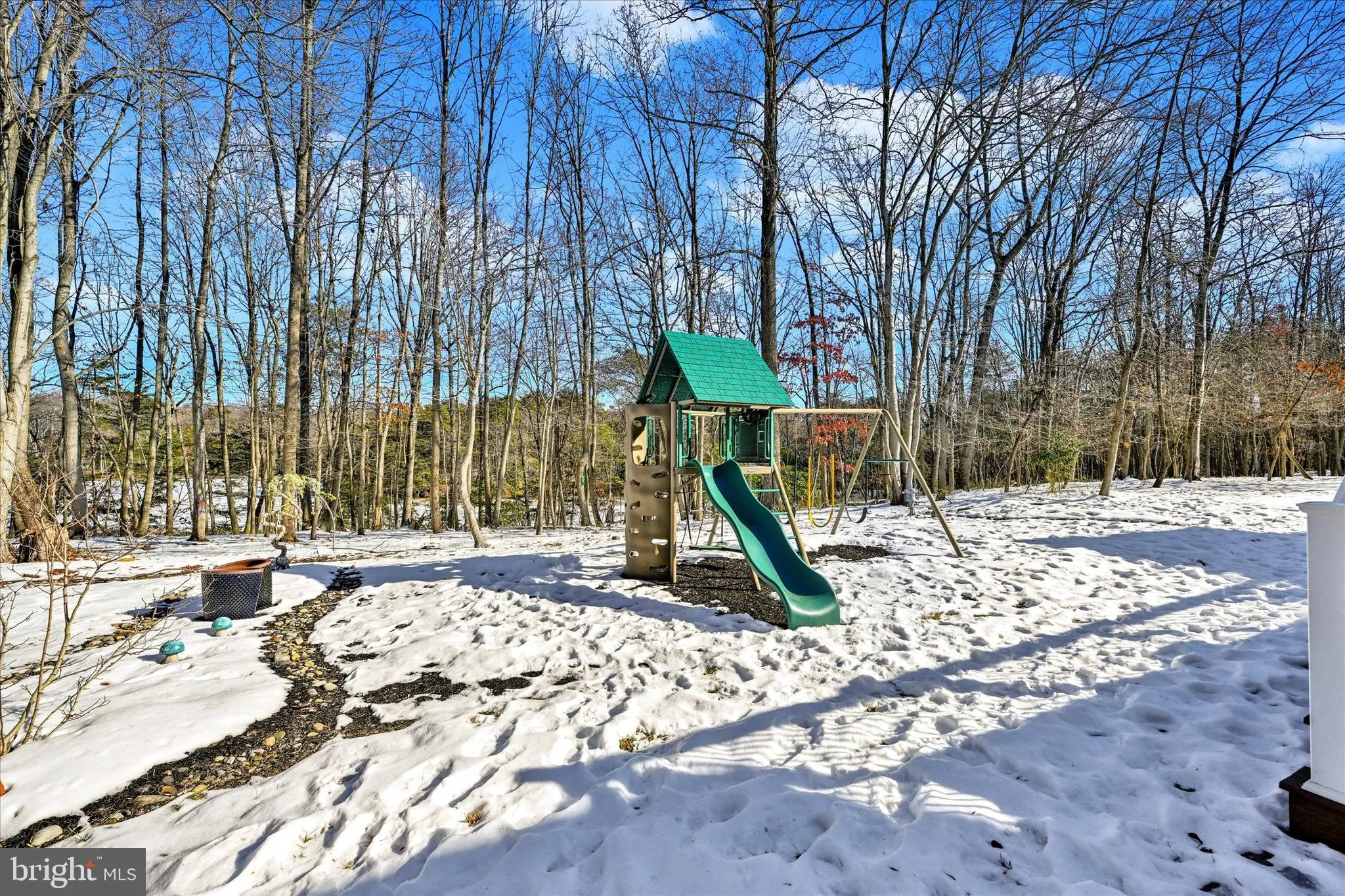 Glen Burnie, Maryland 21060, United States, 4 Bedrooms Bedrooms, ,3 BathroomsBathrooms,Residential,Pending,23182