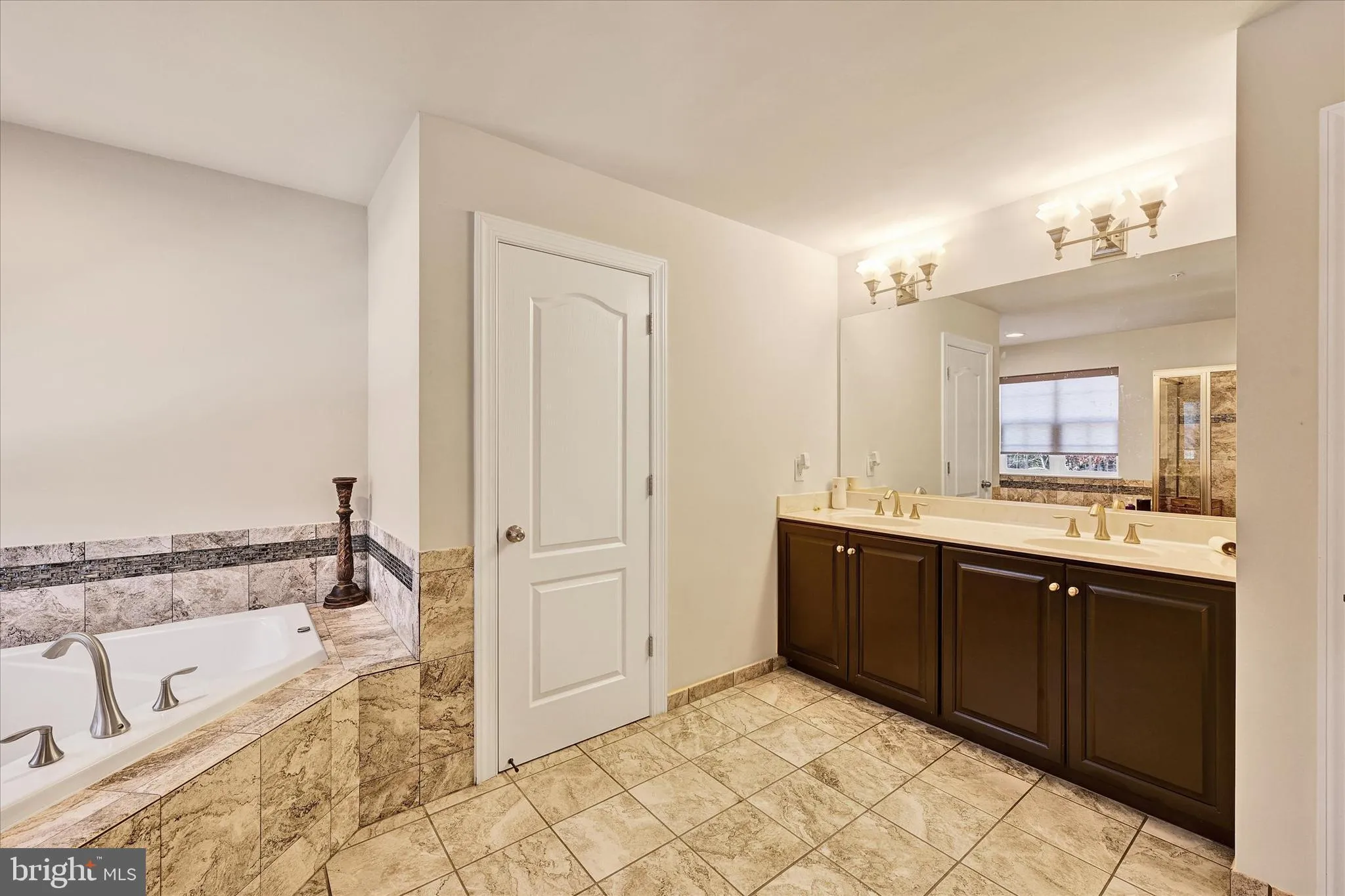 Glen Burnie, Maryland 21060, United States, 4 Bedrooms Bedrooms, ,3 BathroomsBathrooms,Residential,Pending,23182