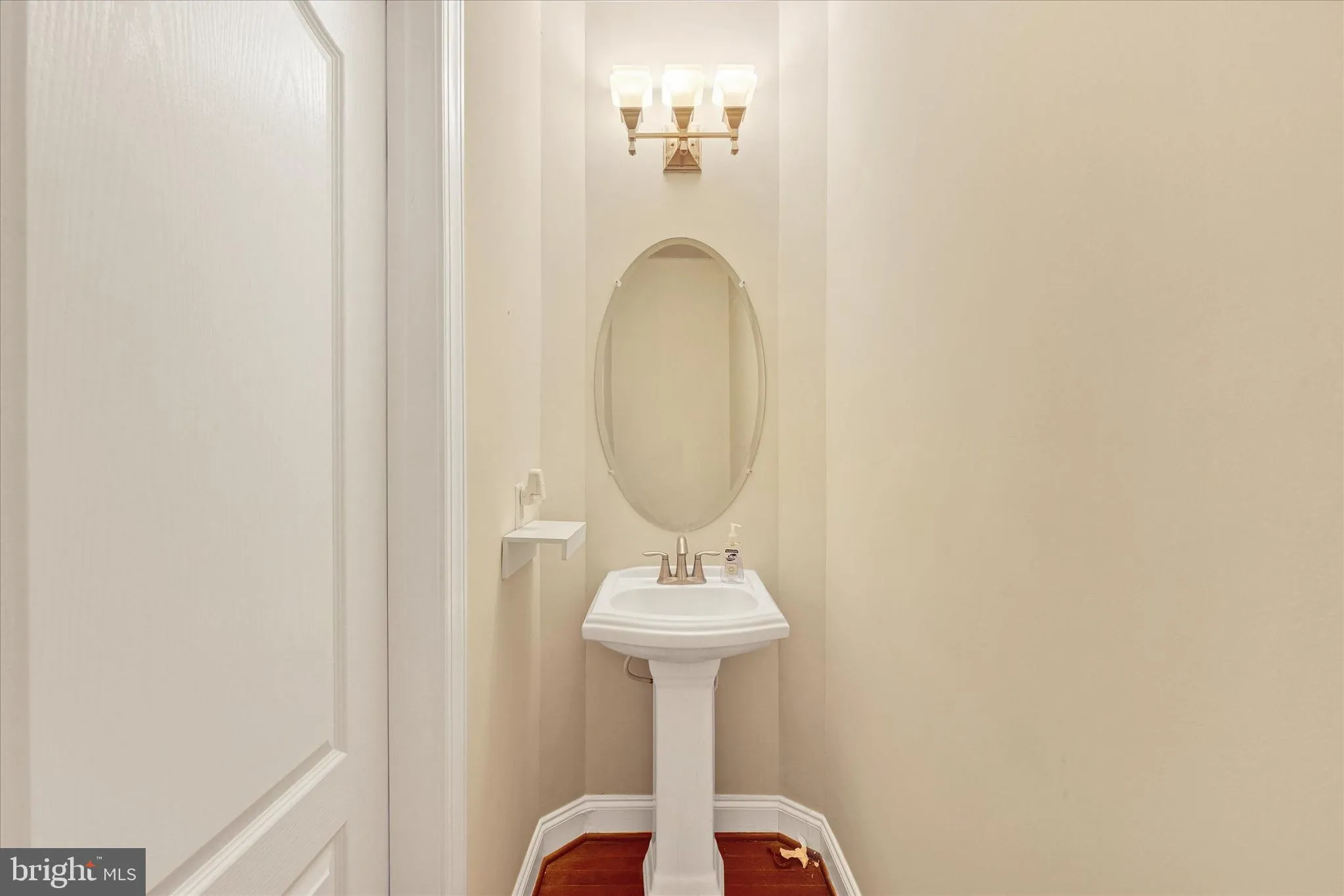 Glen Burnie, Maryland 21060, United States, 4 Bedrooms Bedrooms, ,3 BathroomsBathrooms,Residential,Pending,23182