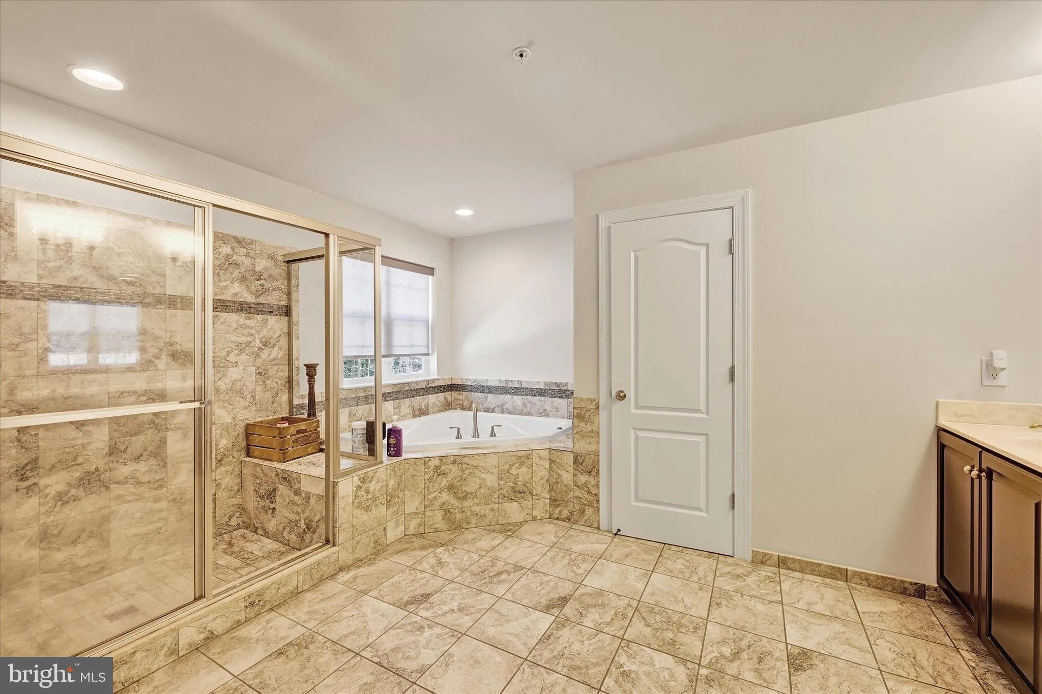 Glen Burnie, Maryland 21060, United States, 4 Bedrooms Bedrooms, ,3 BathroomsBathrooms,Residential,Pending,23182