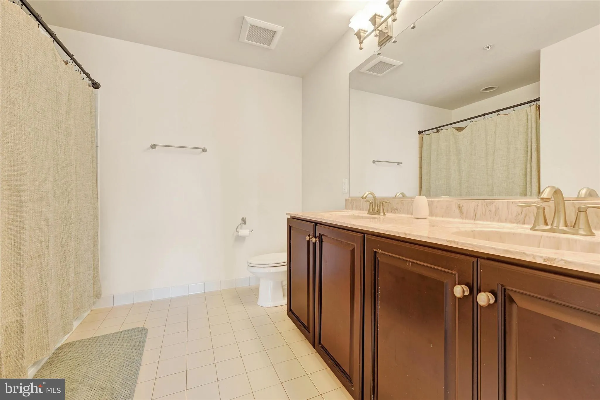 Glen Burnie, Maryland 21060, United States, 4 Bedrooms Bedrooms, ,3 BathroomsBathrooms,Residential,Pending,23182