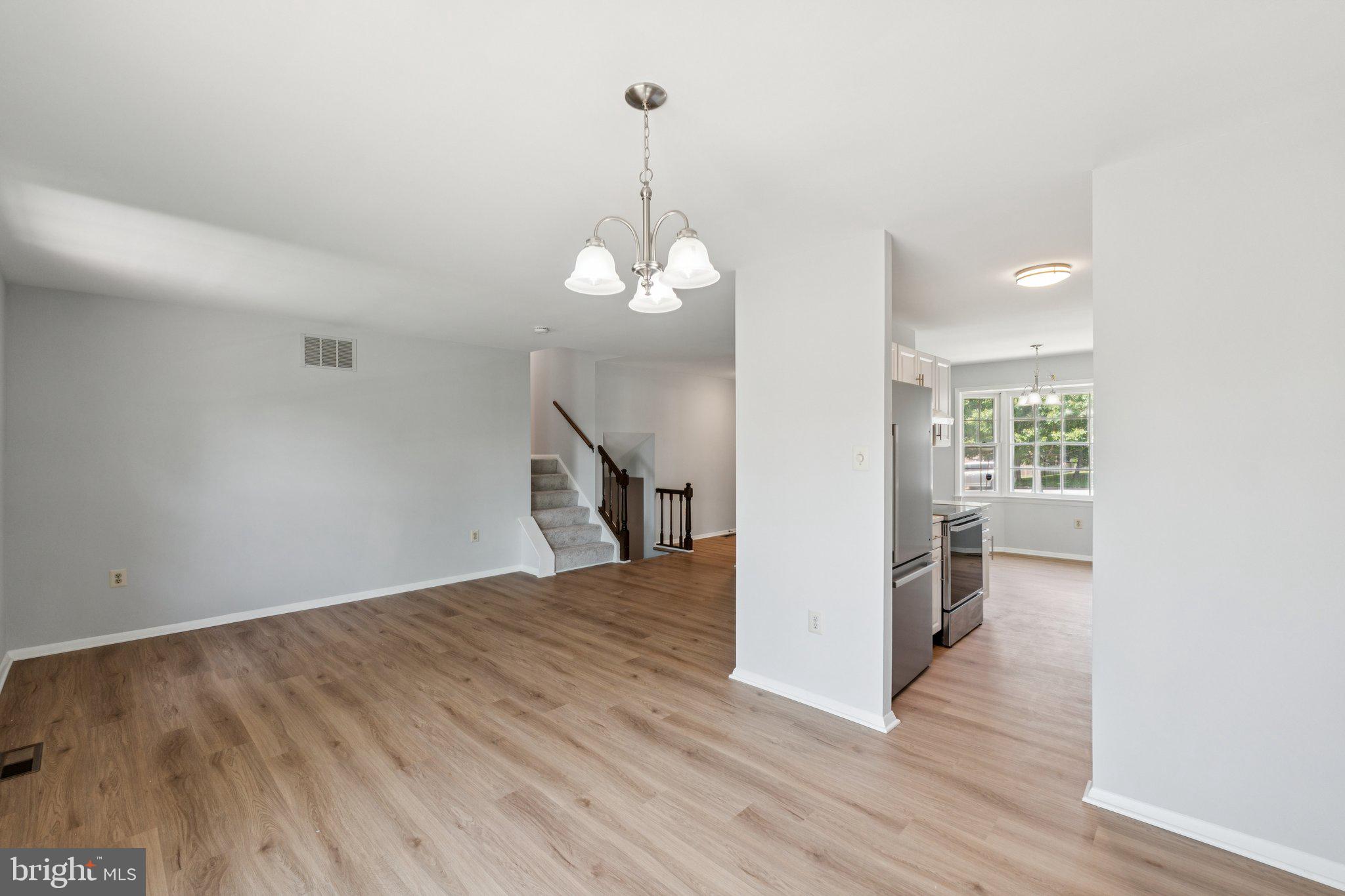 FLOWER HILL - Residential